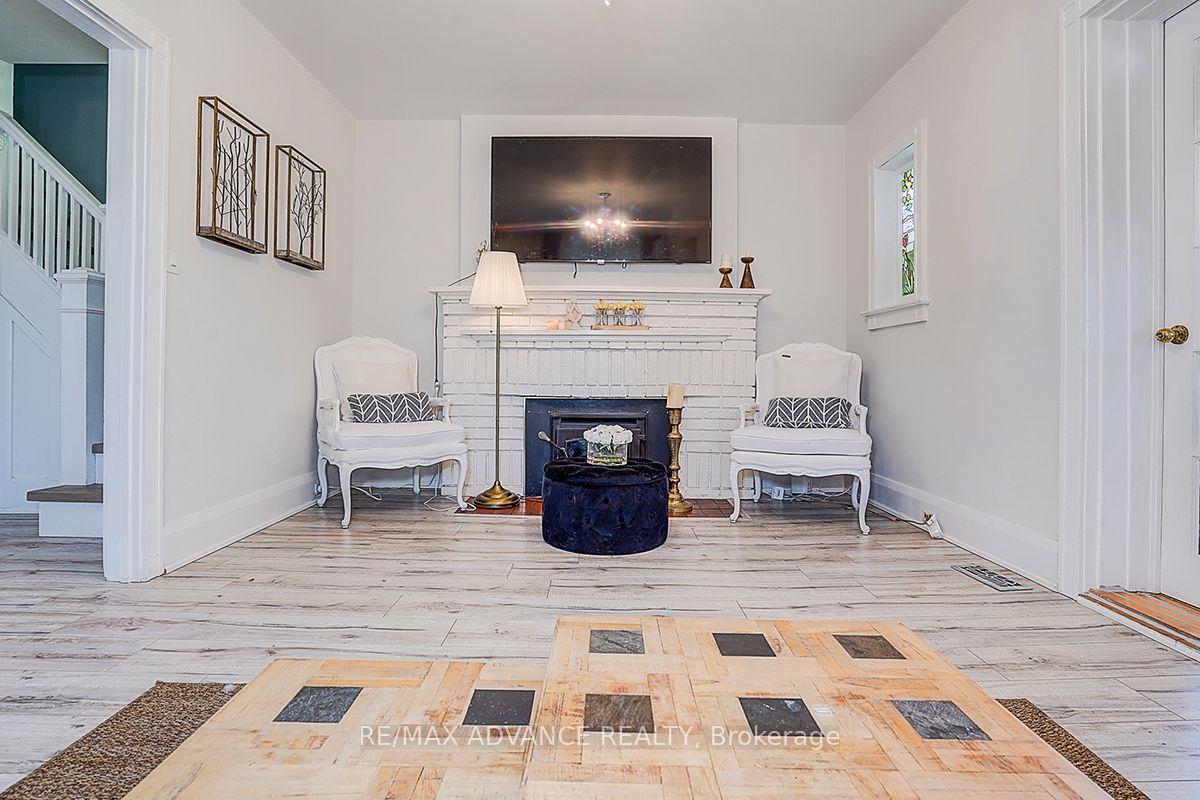 33 Castlefield Avenue Property Photo 11