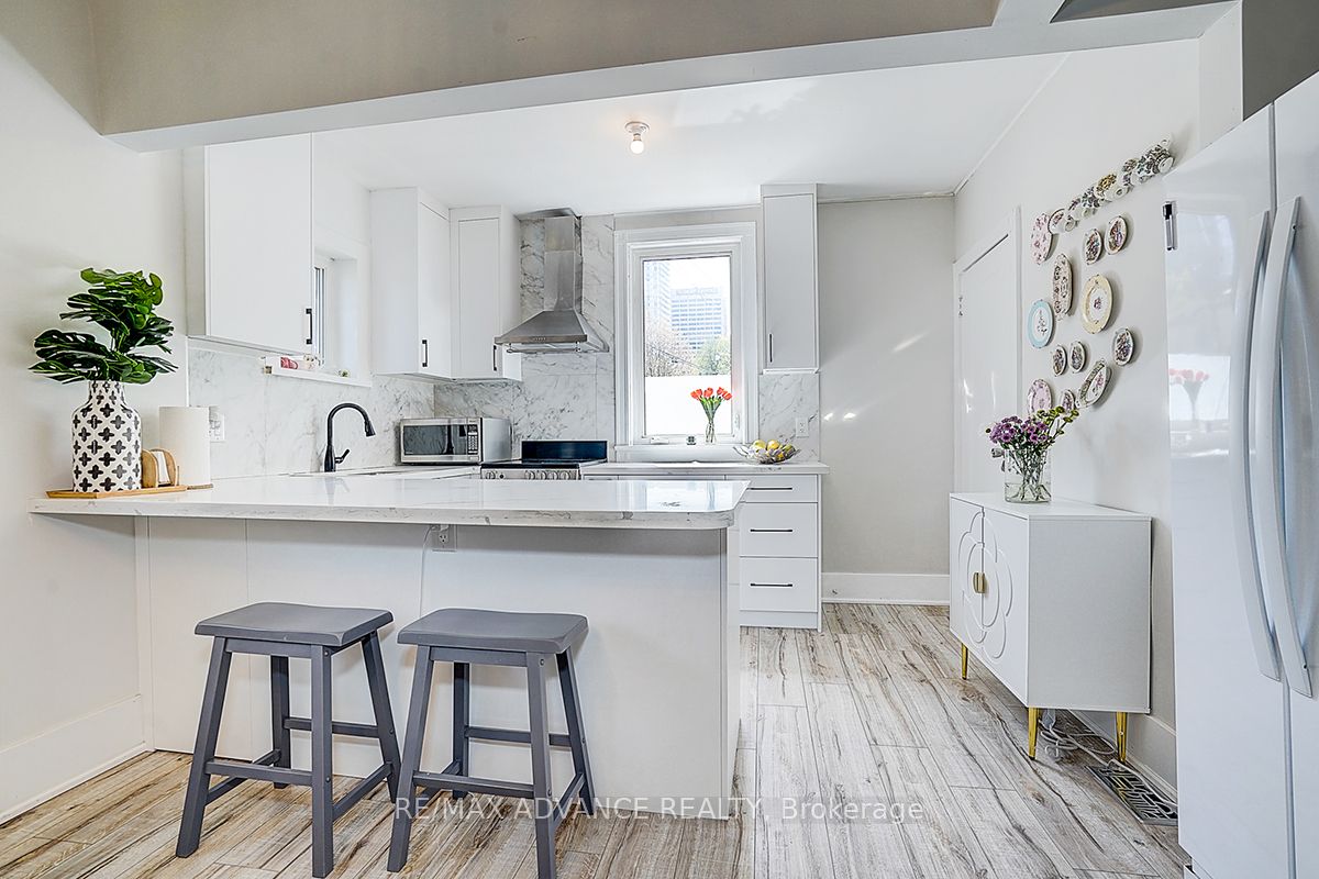 33 Castlefield Avenue Property Photo 15