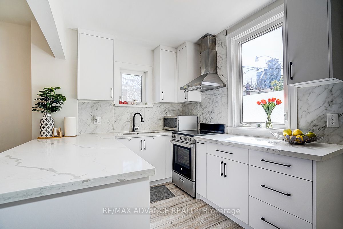 33 Castlefield Avenue Property Photo 16