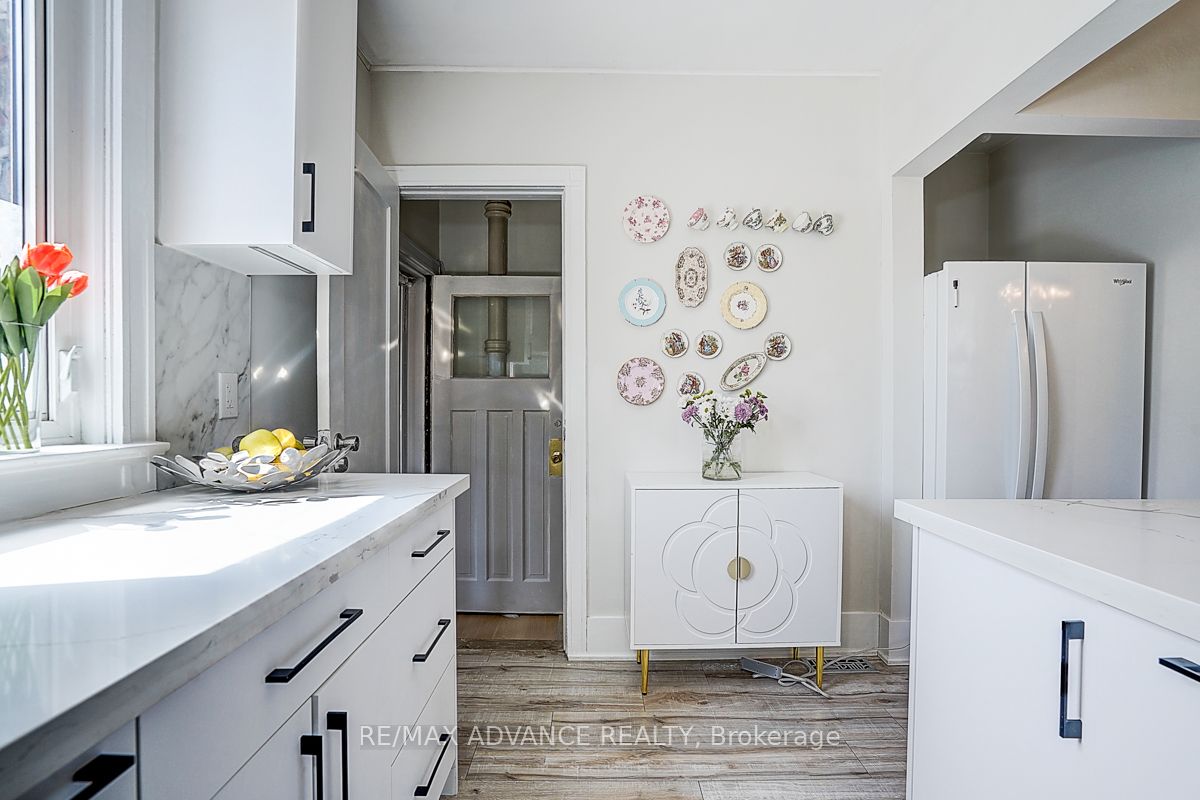 33 Castlefield Avenue Property Photo 19