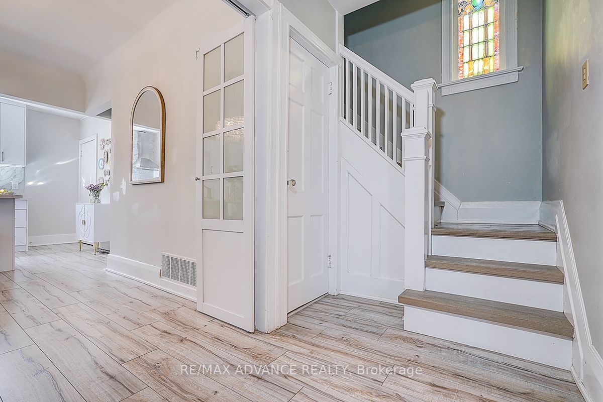33 Castlefield Avenue Property Photo 22