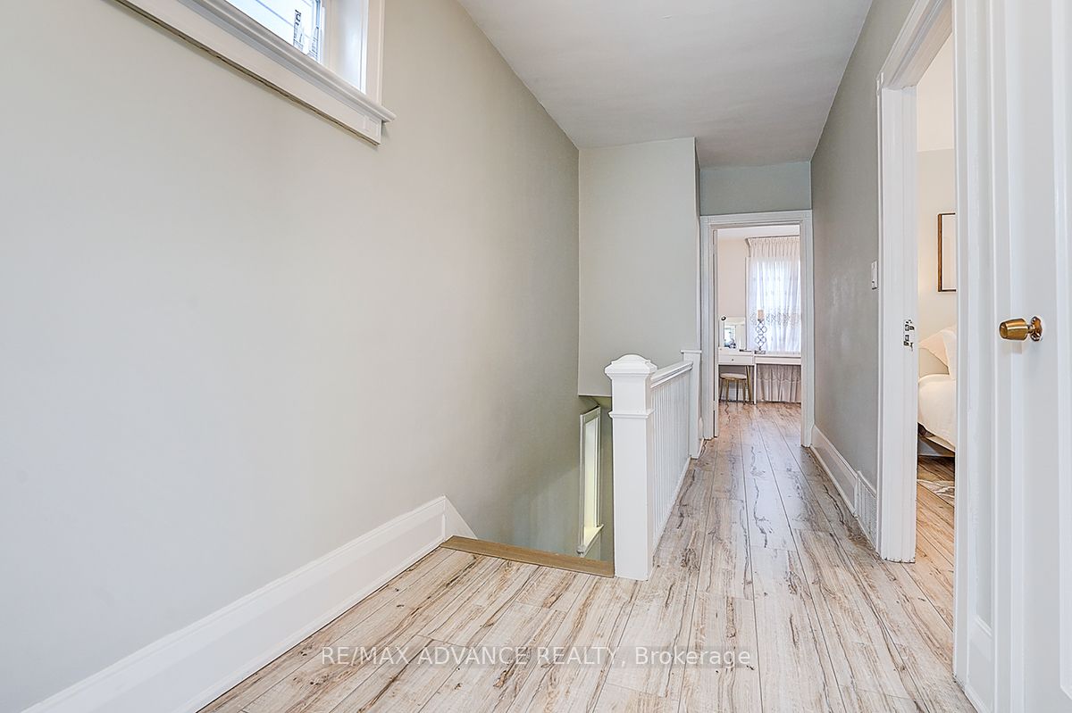 33 Castlefield Avenue Property Photo 23