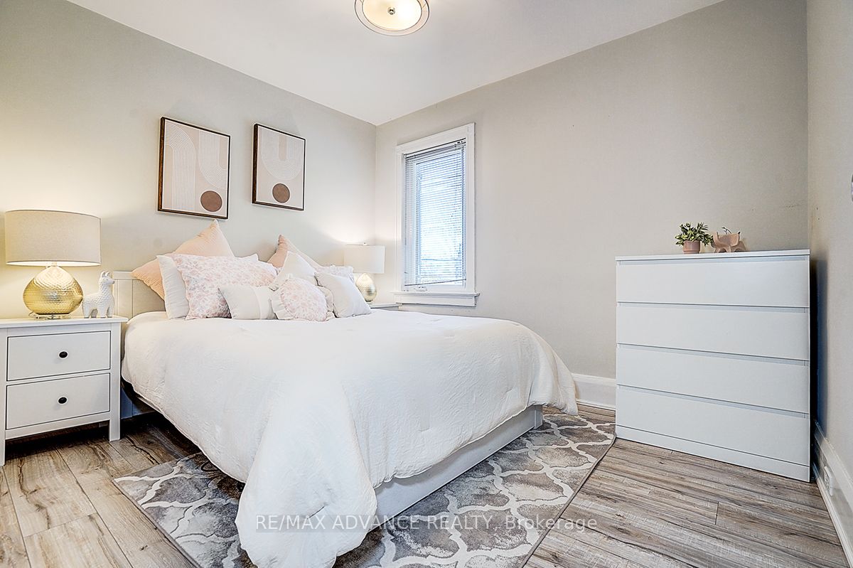 33 Castlefield Avenue Property Photo 27