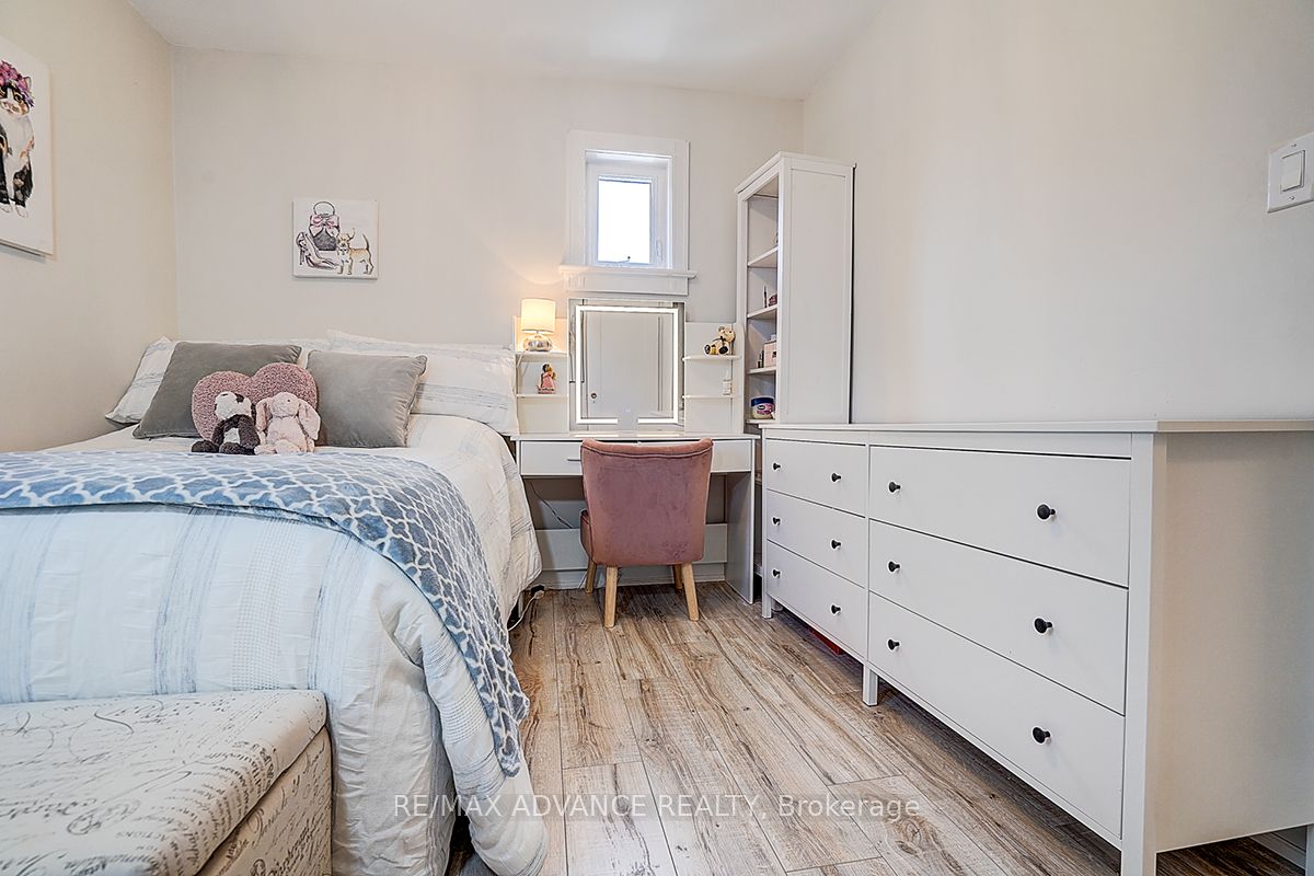 33 Castlefield Avenue Property Photo 29