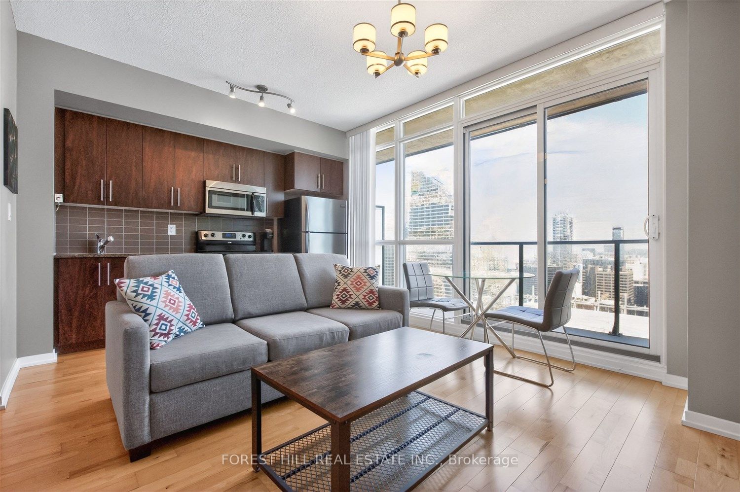 65 Bremner Boulevard 4607 Property Photo 4