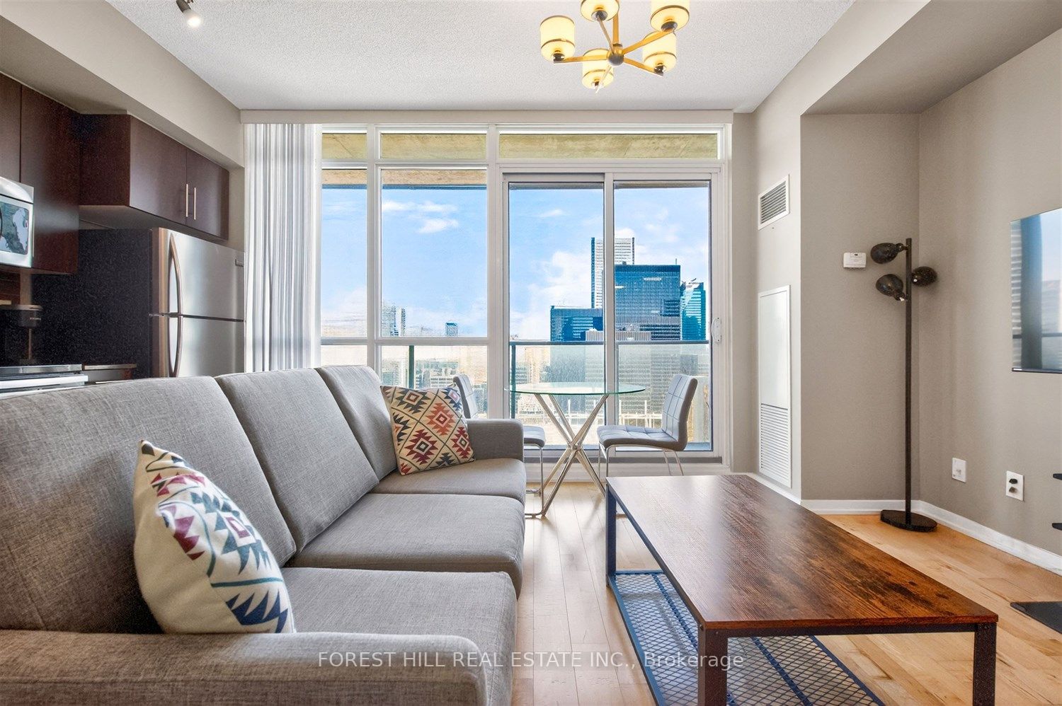 65 Bremner Boulevard 4607 Property Photo 6