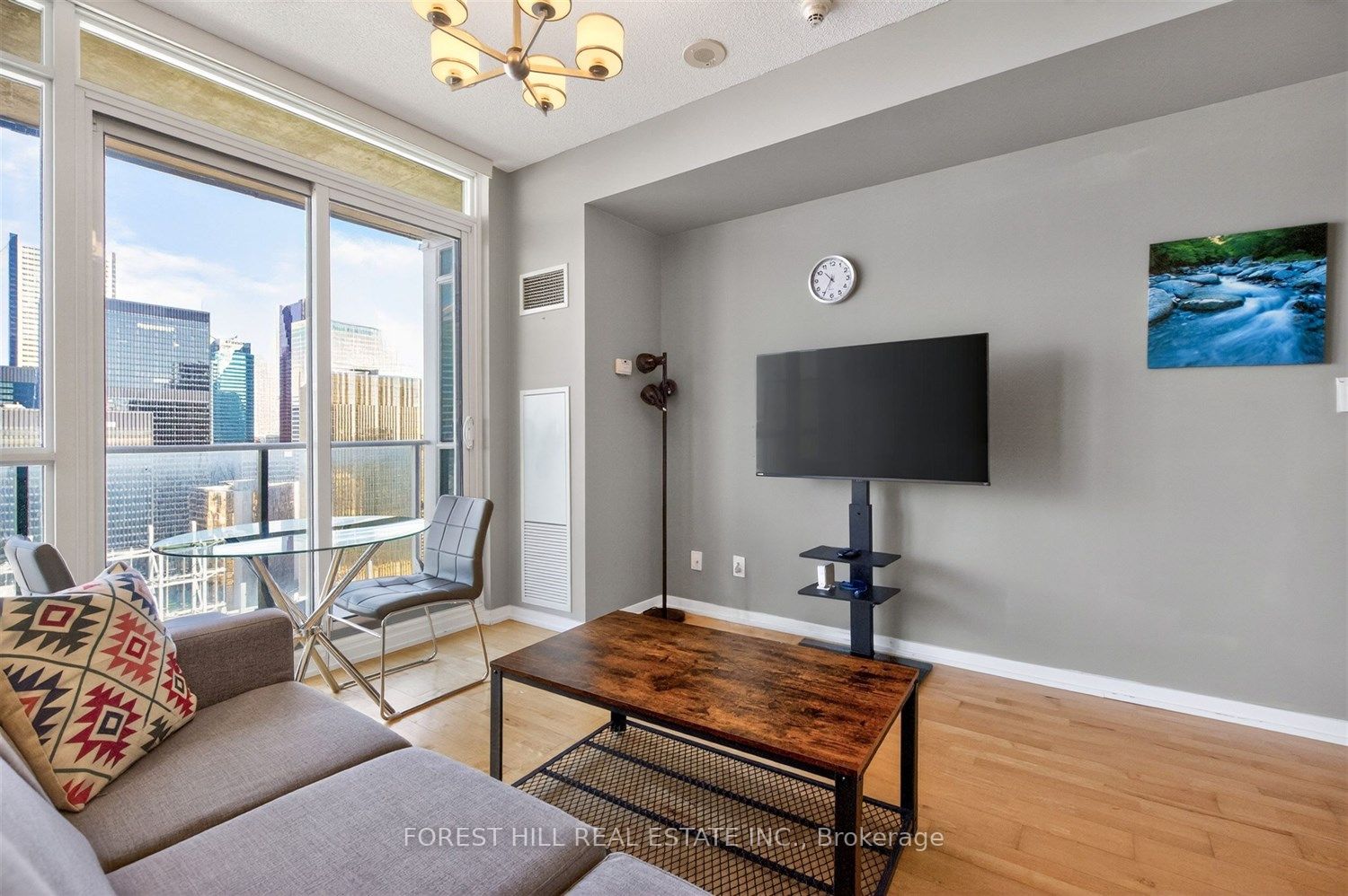 65 Bremner Boulevard 4607 Property Photo 7