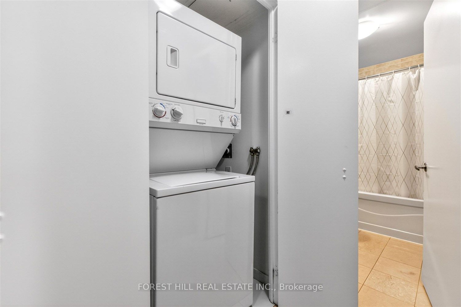 65 Bremner Boulevard 4607 Property Photo 16