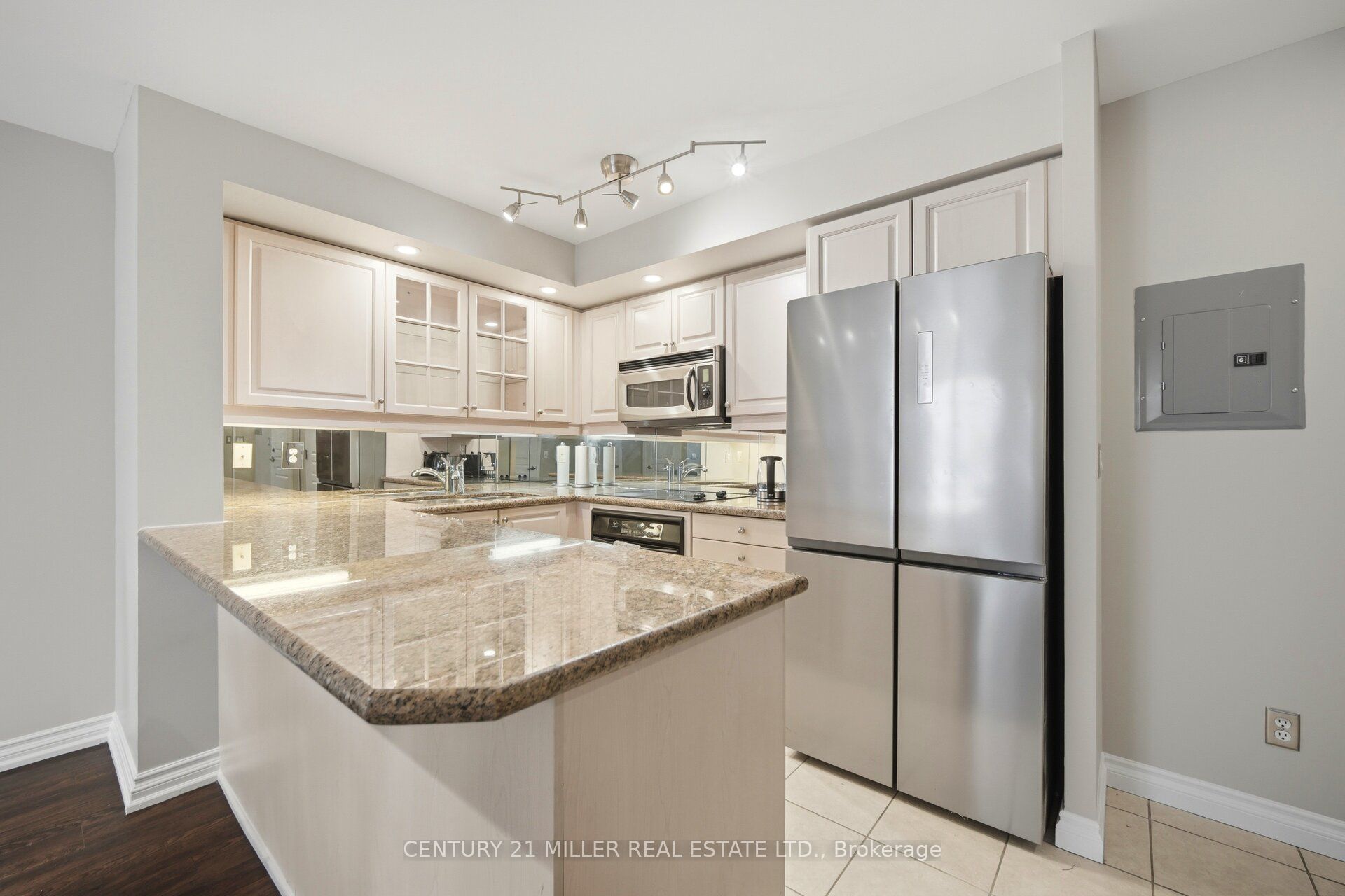 140 Simcoe Road Ph # 12 Property Photo 8