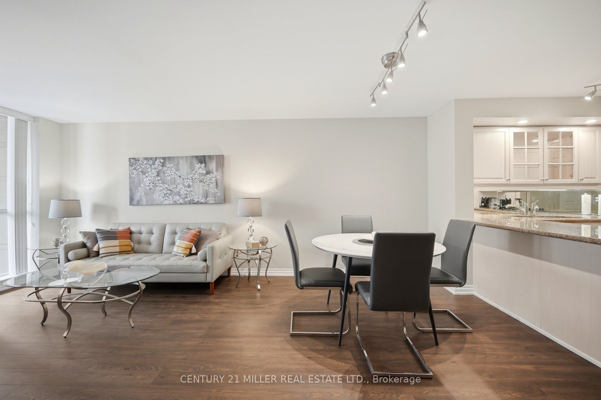 140 Simcoe Road Ph # 12 Property Photo 12