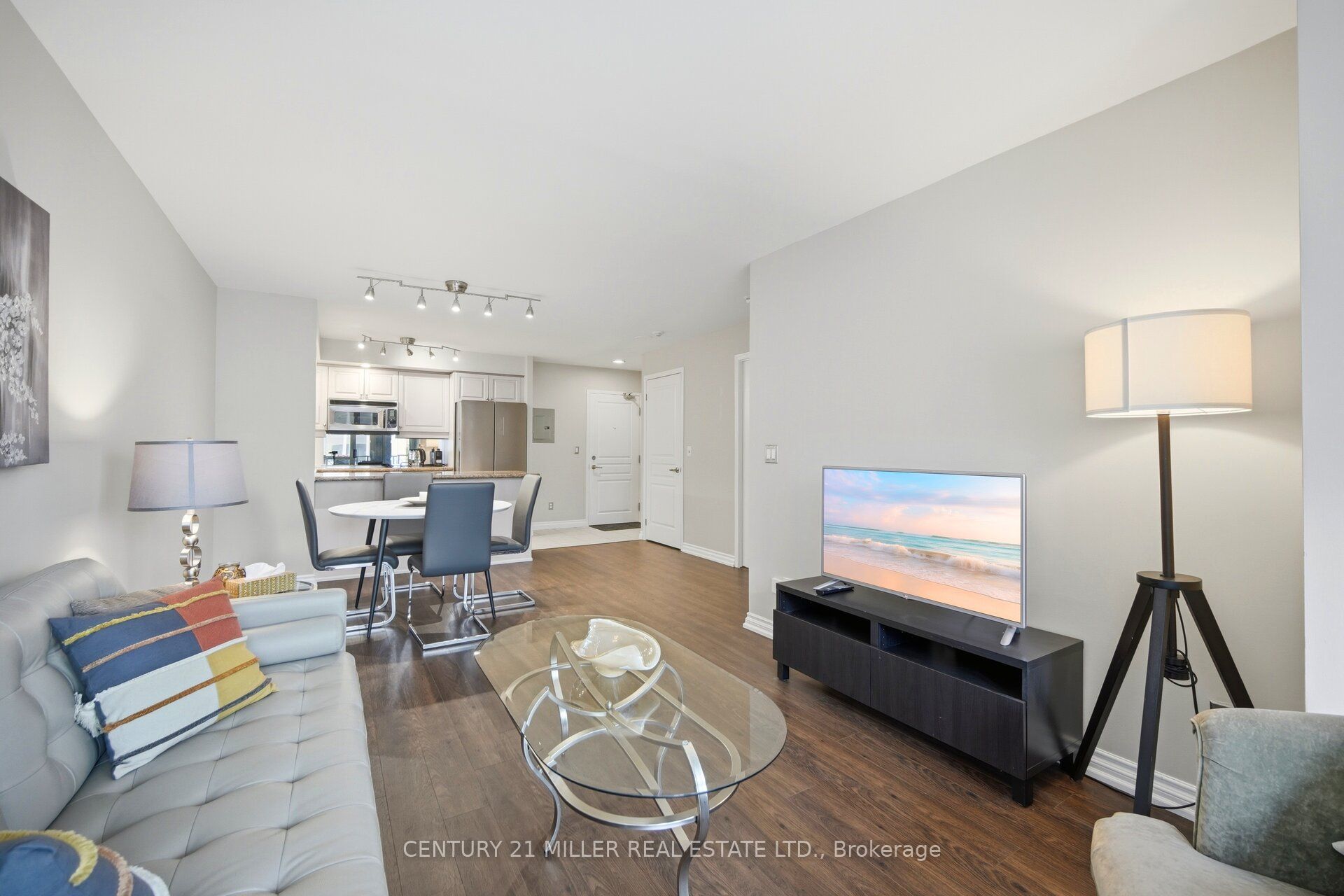 140 Simcoe Road Ph # 12 Property Photo 17