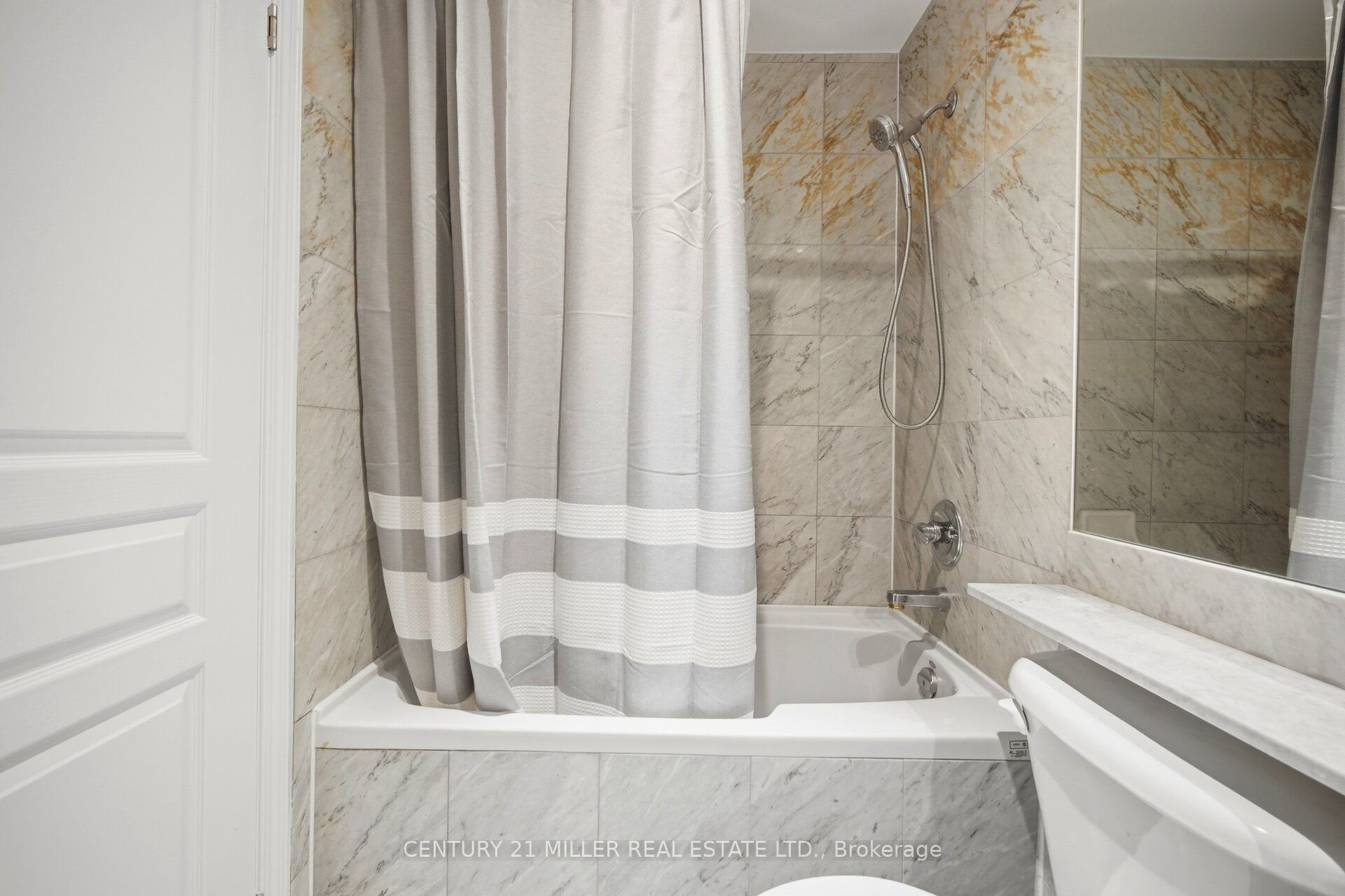 140 Simcoe Road Ph # 12 Property Photo 23