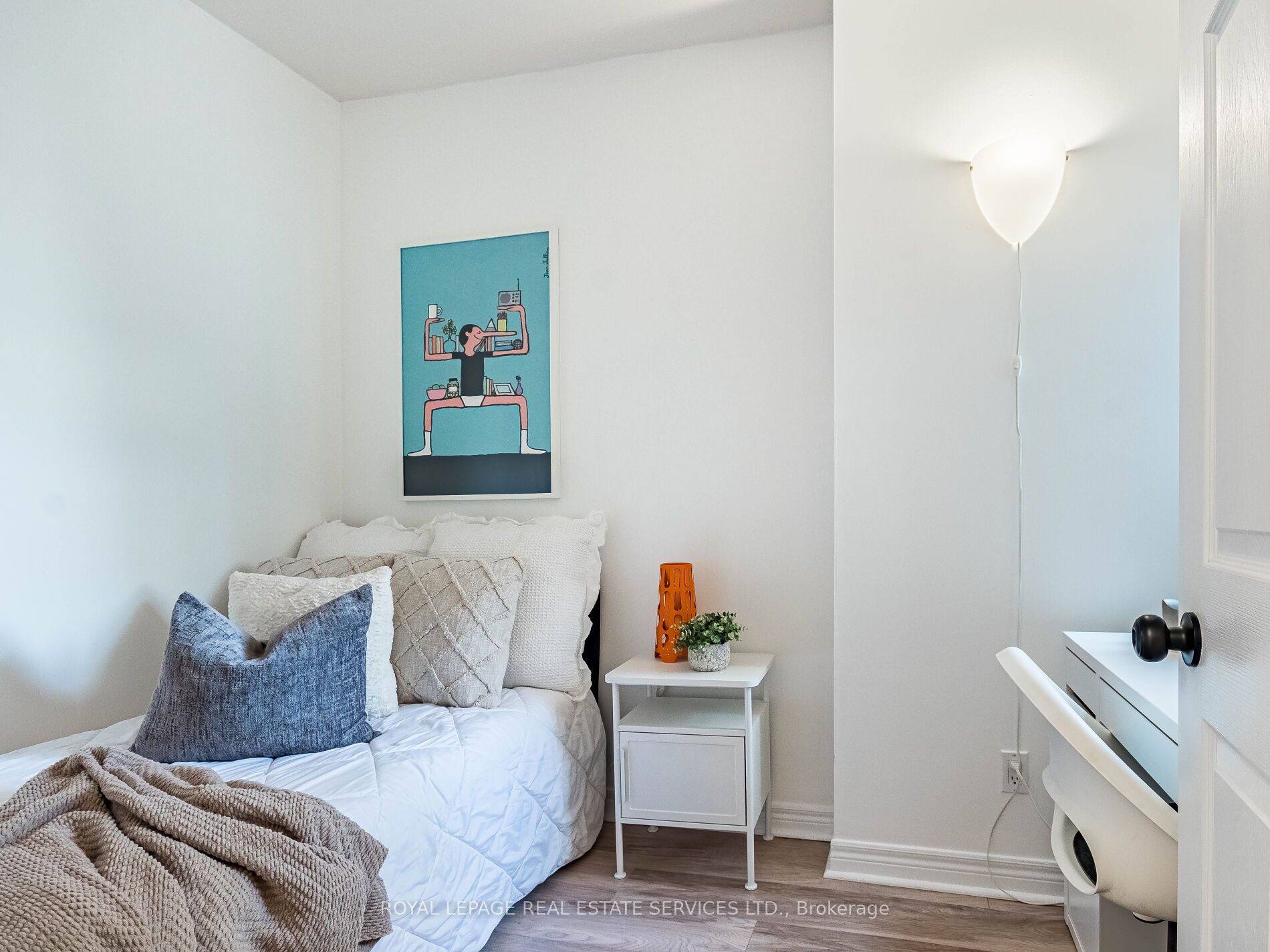 55 Bloor Street E 802 Property Photo 13