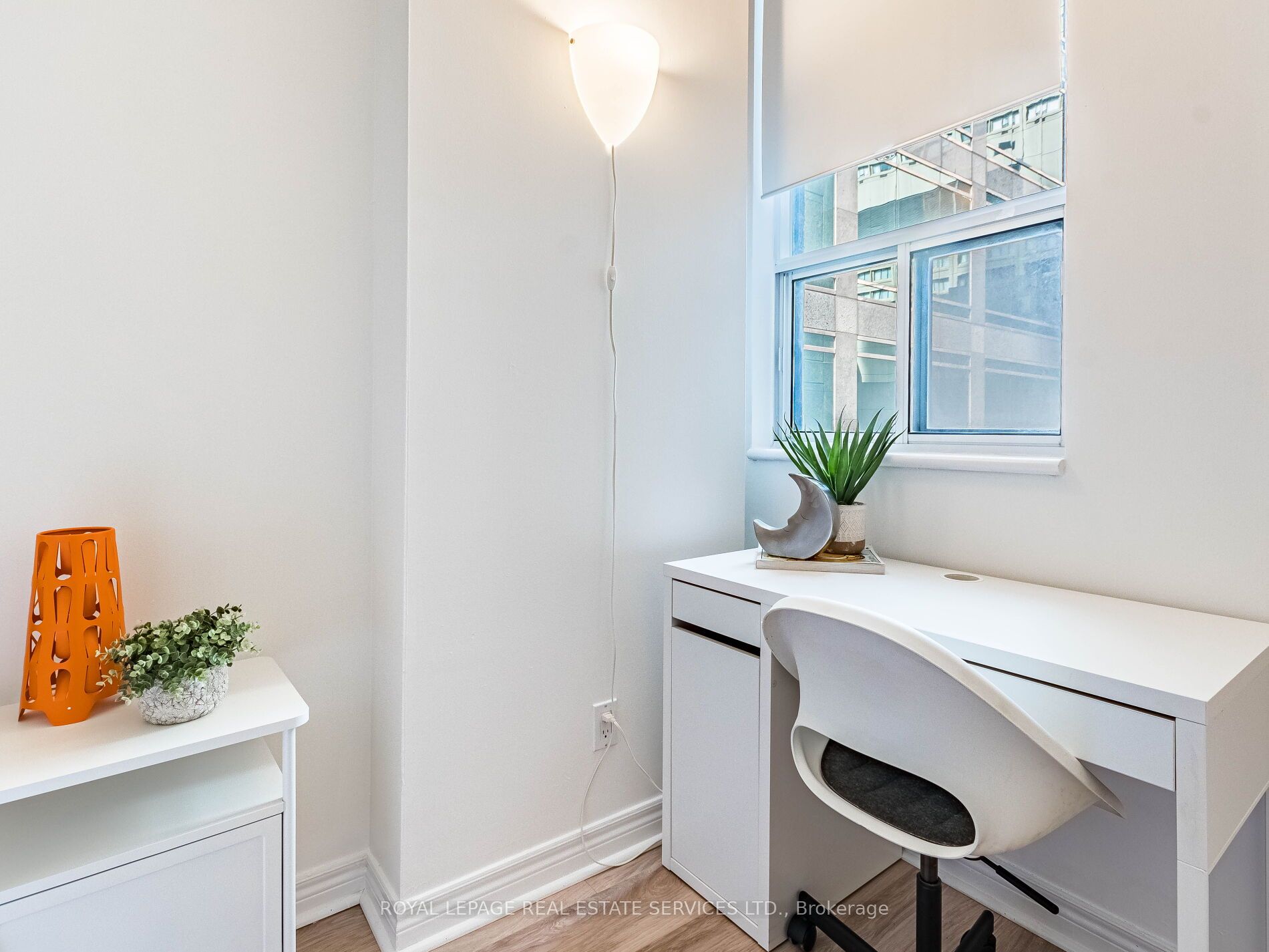 55 Bloor Street E 802 Property Photo 14