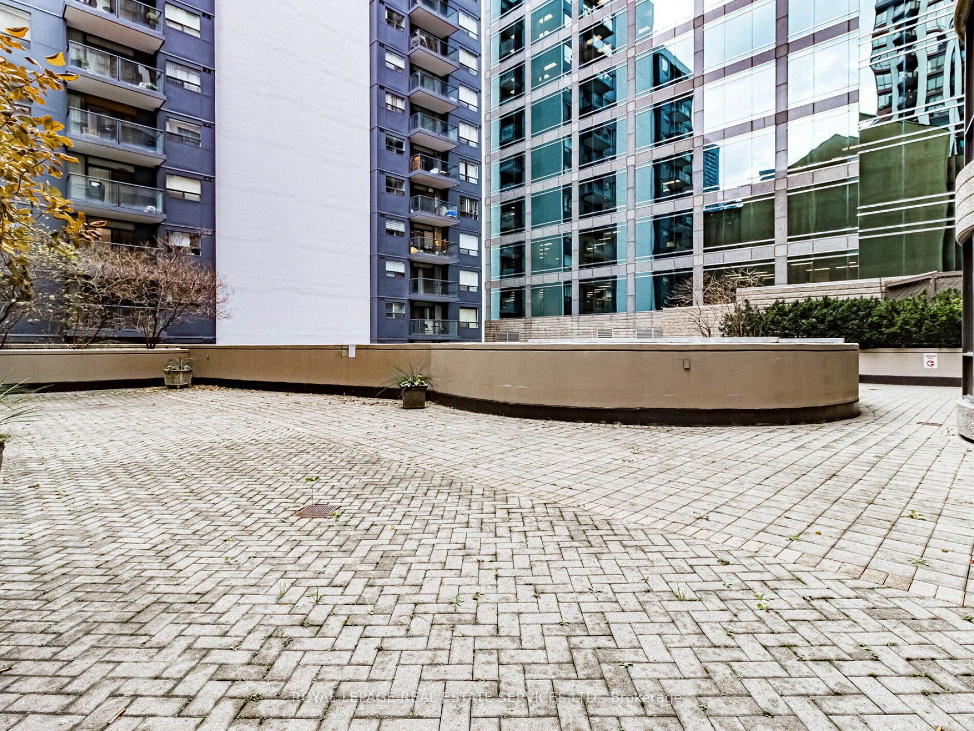 55 Bloor Street E 802 Property Photo 19