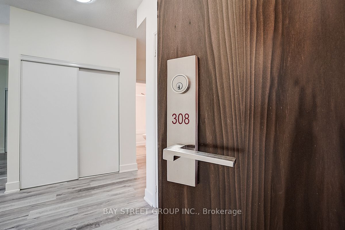 88 Sheppard Avenue E 308 Property Photo 6