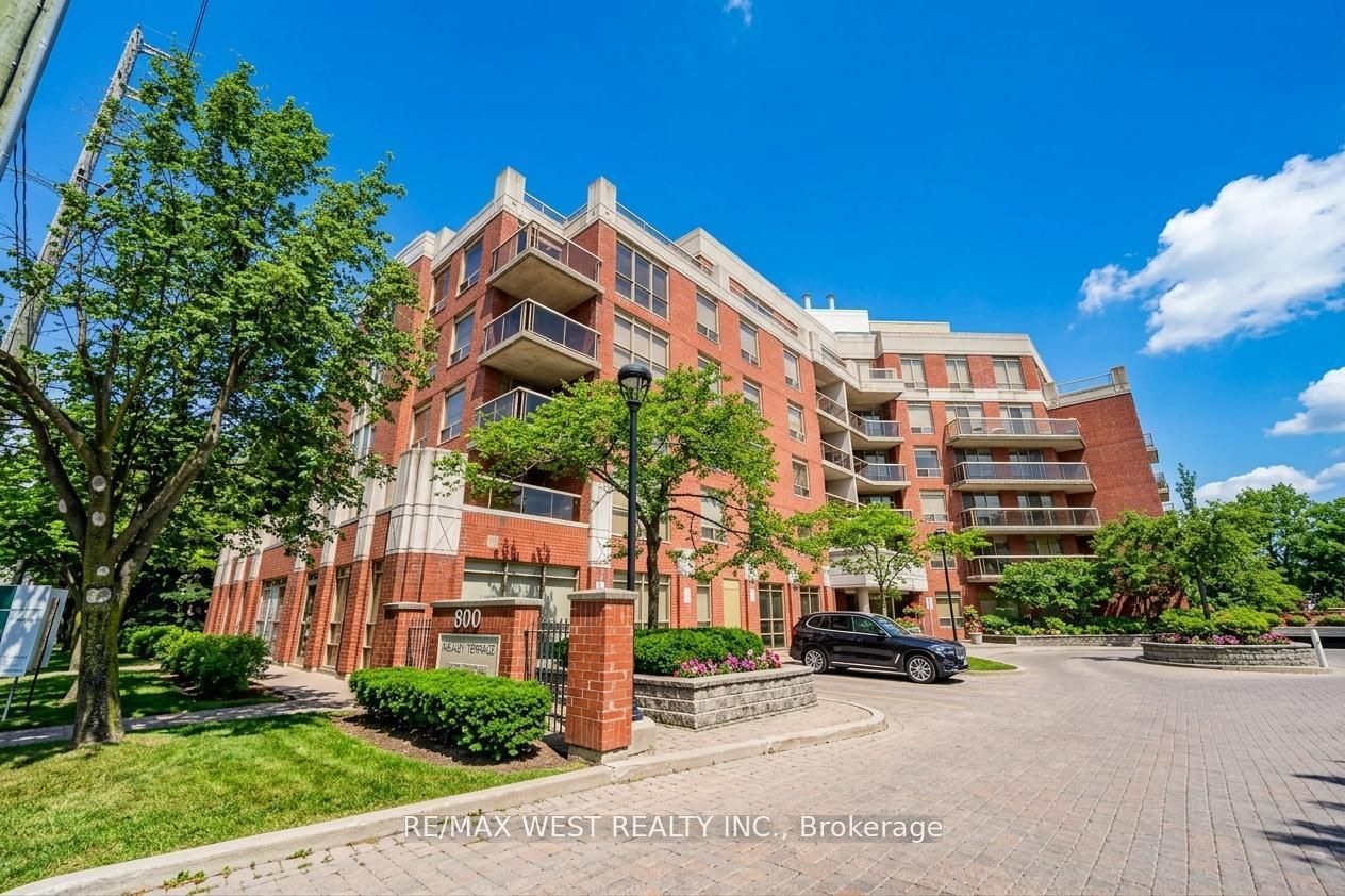 800 Sheppard Avenue W C3 Property Photo 1