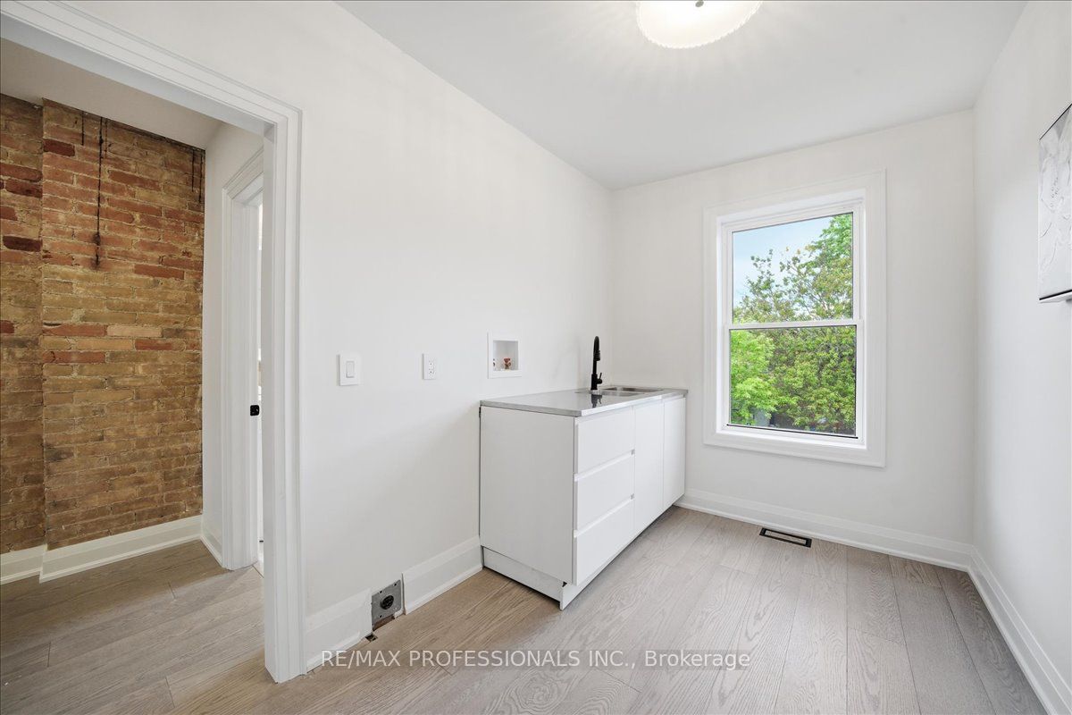 777 Dufferin Street Property Photo 18