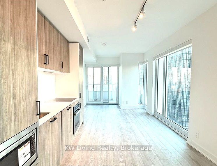 88 Queen Street E 5609 Property Photo 17