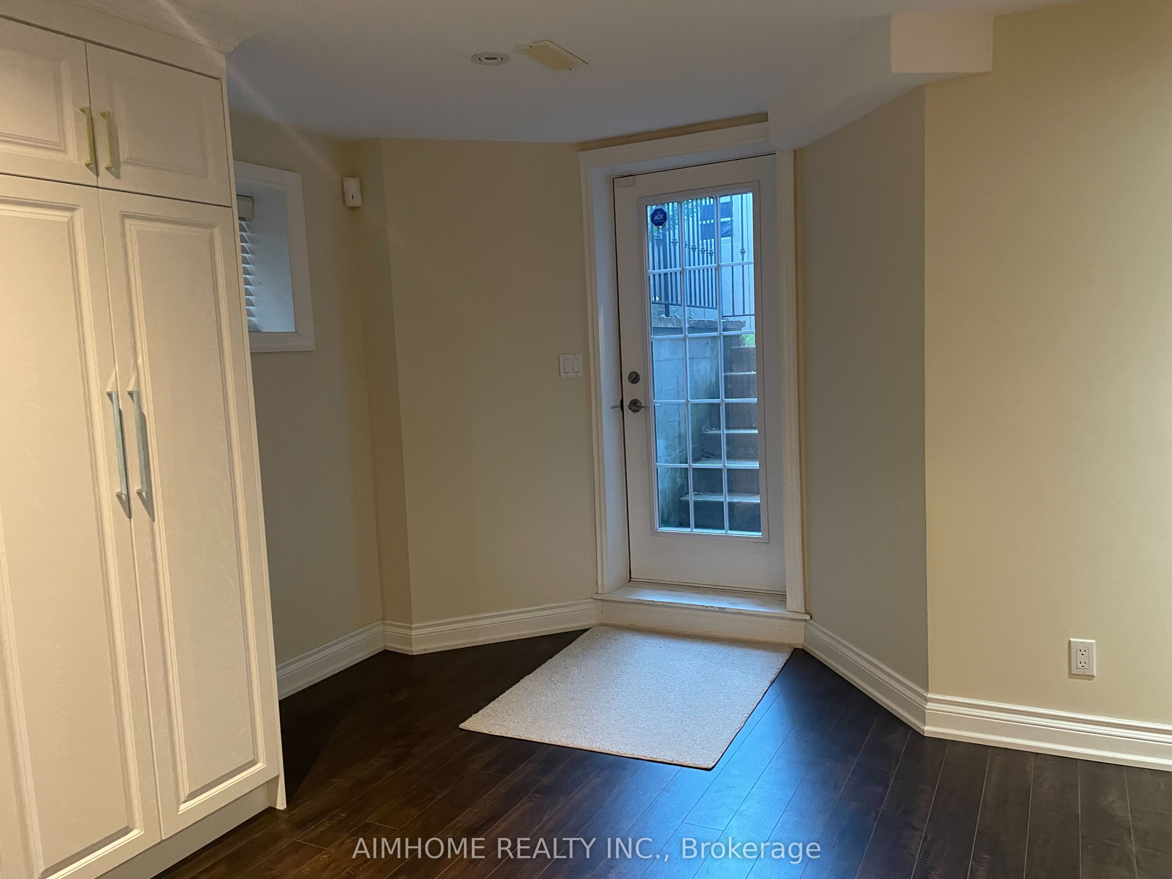 10 Hoyle Avenue Property Photo 3