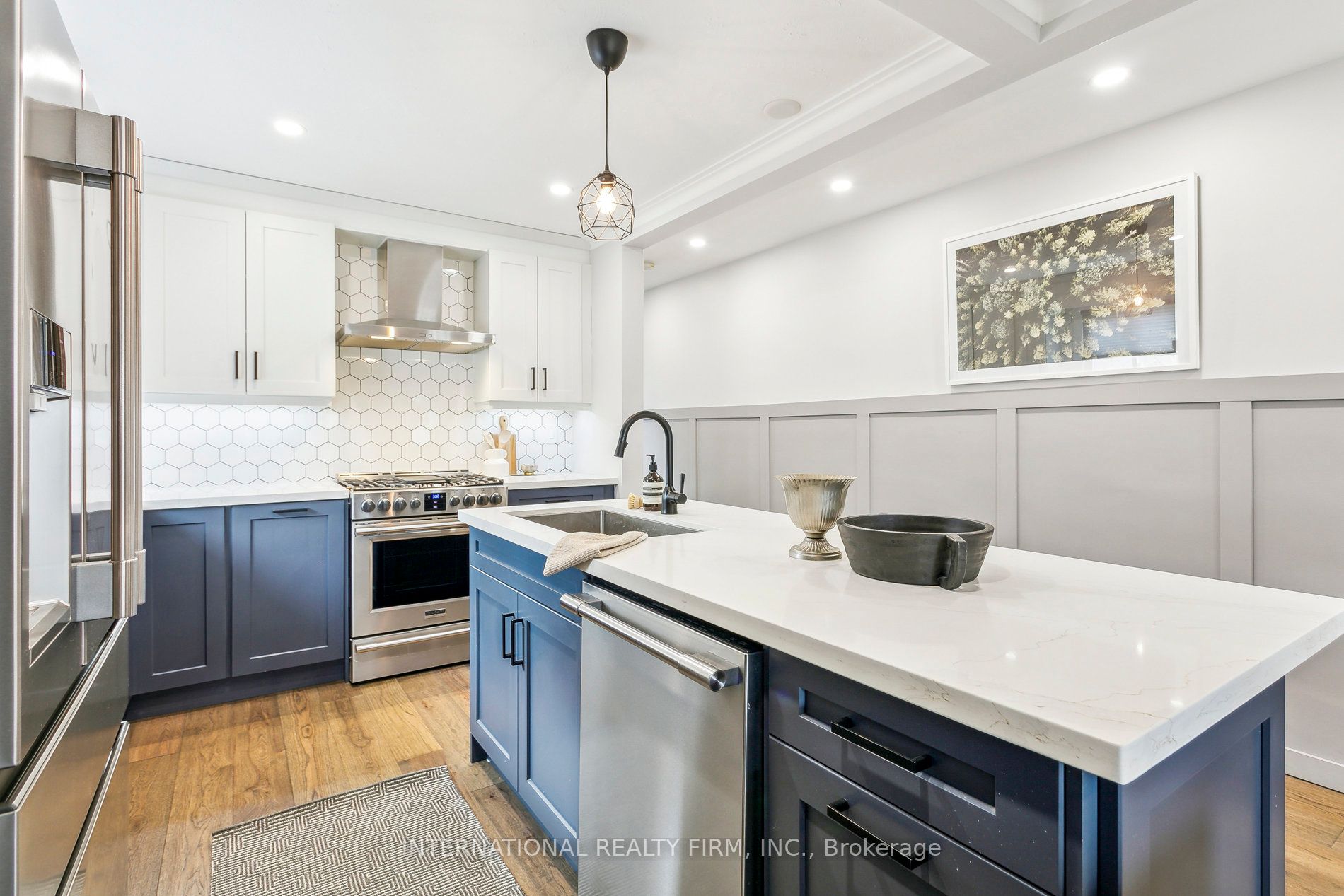 50 Denison Avenue Property Photo 3