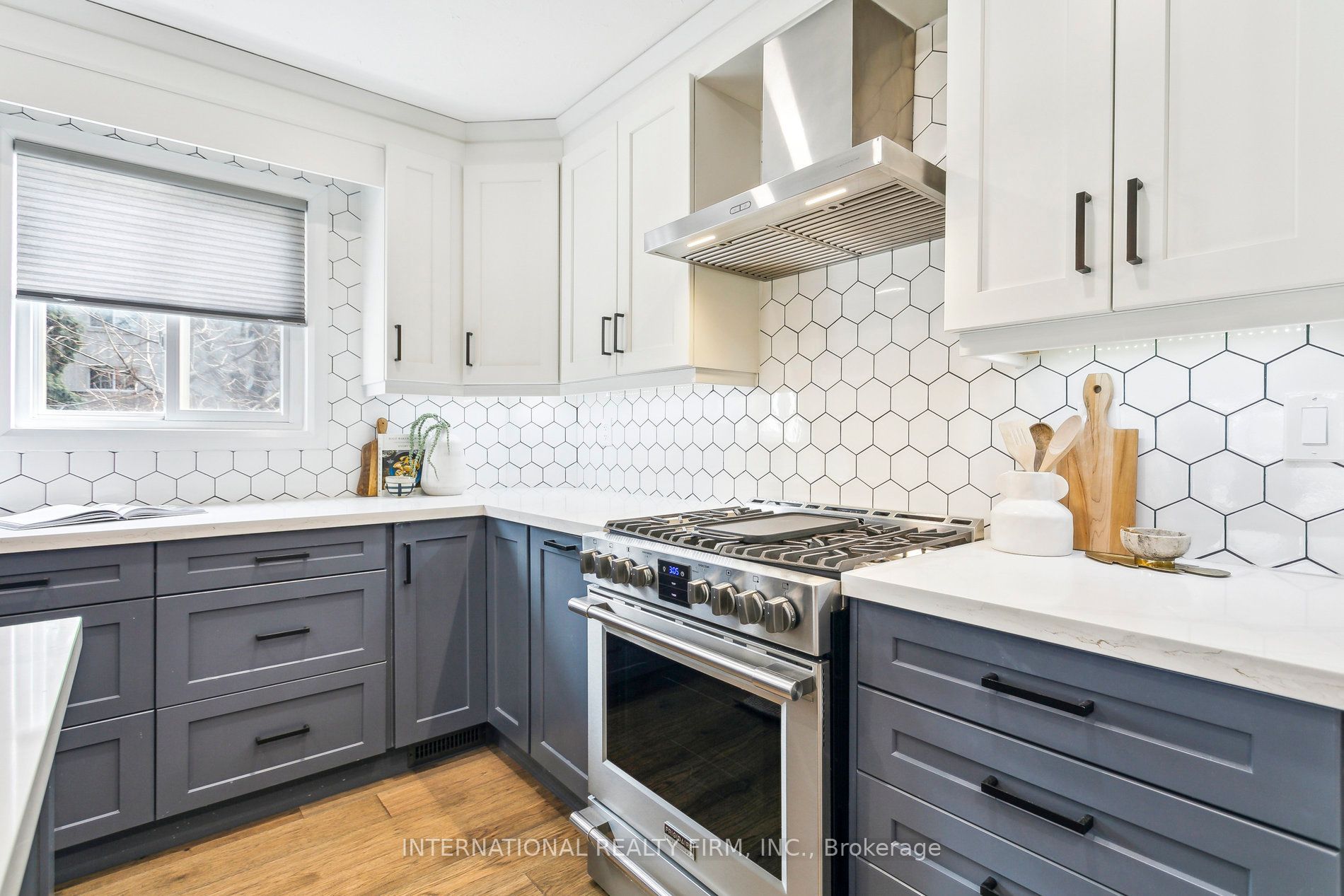 50 Denison Avenue Property Photo 4