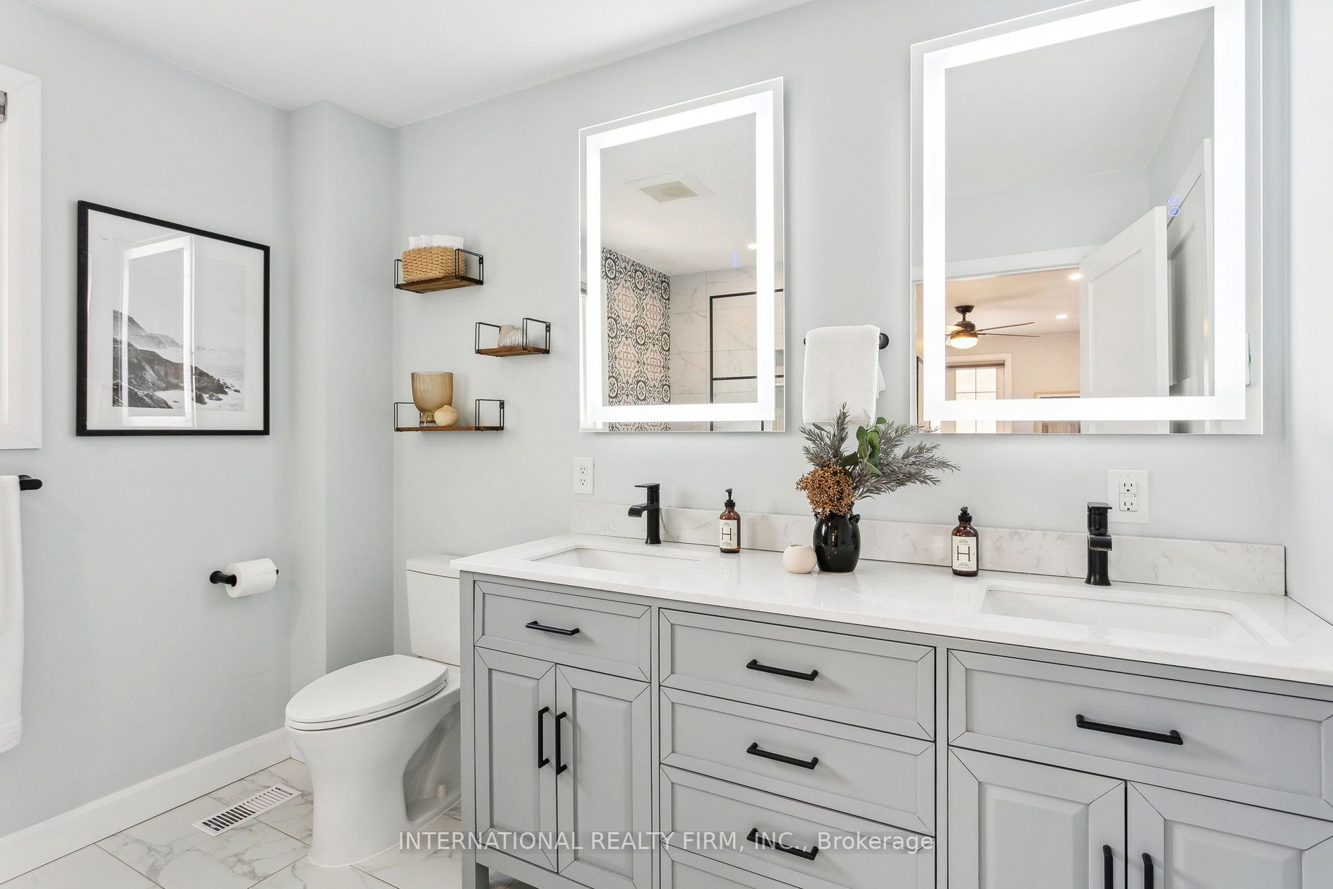 50 Denison Avenue Property Photo 25