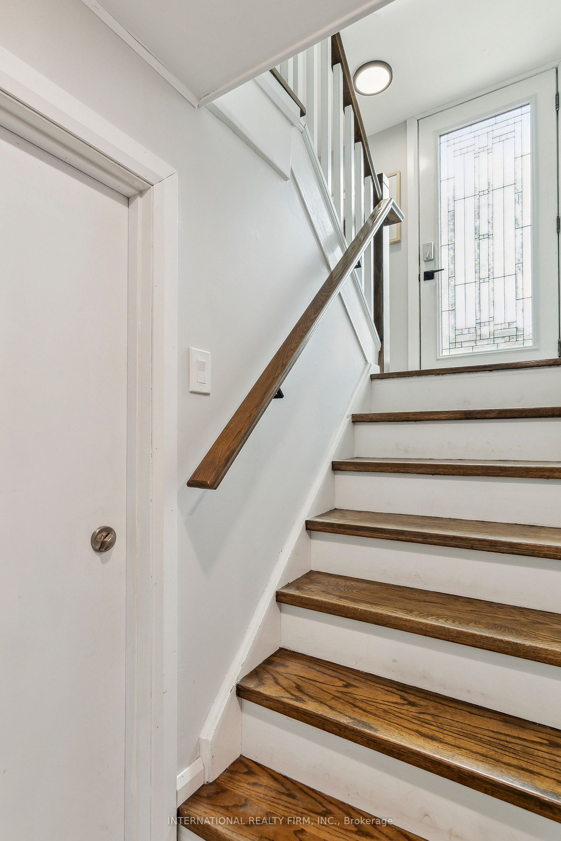 50 Denison Avenue Property Photo 32