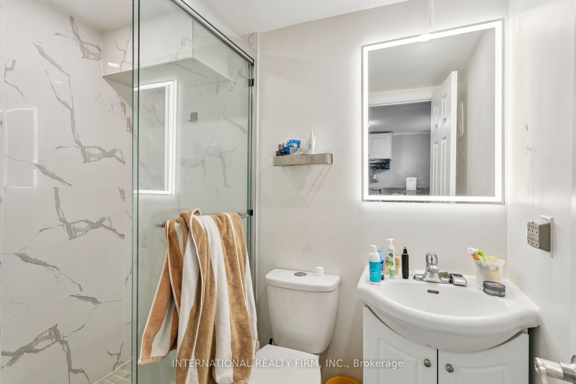 50 Denison Avenue Property Photo 44