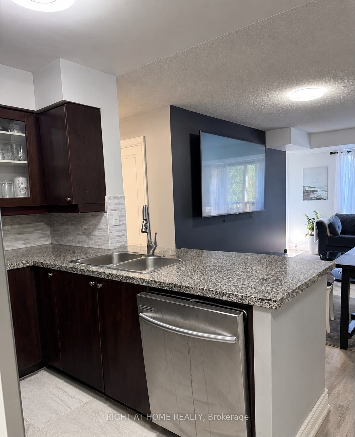8 Mckee Avenue 201 Property Photo 6