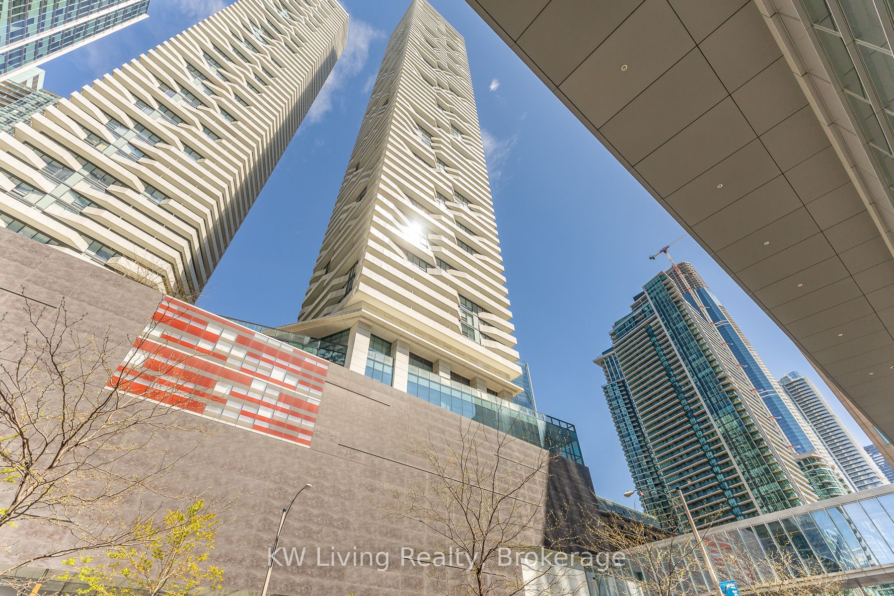 88 Harbour Street 1010 Property Photo 1