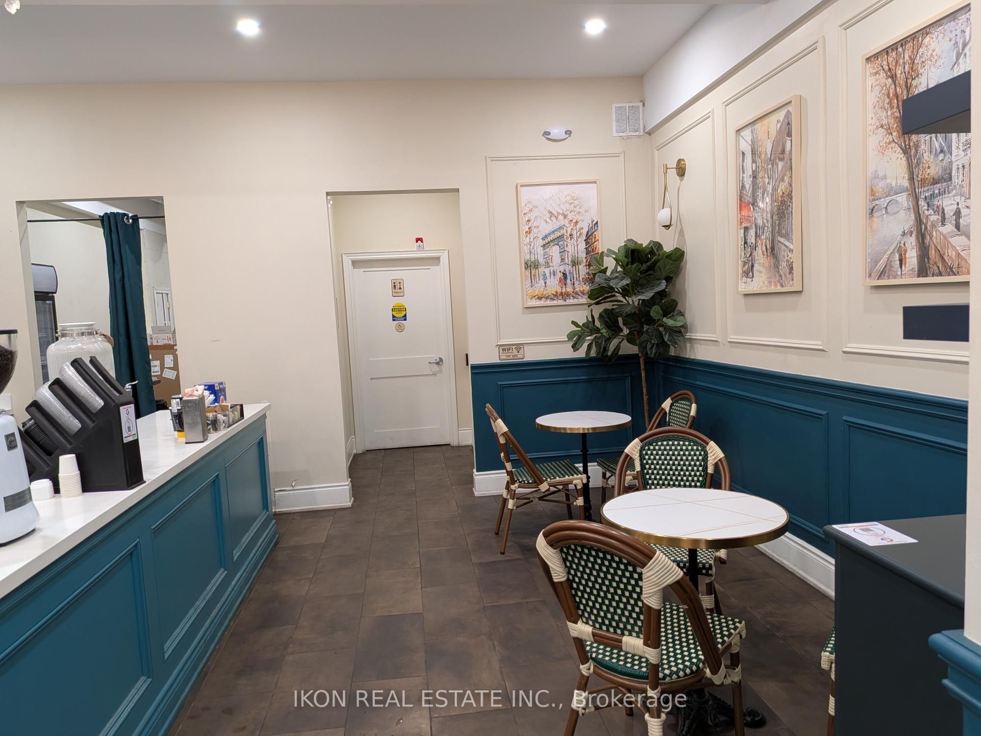 465 Eglinton Avenue W Property Photo 6
