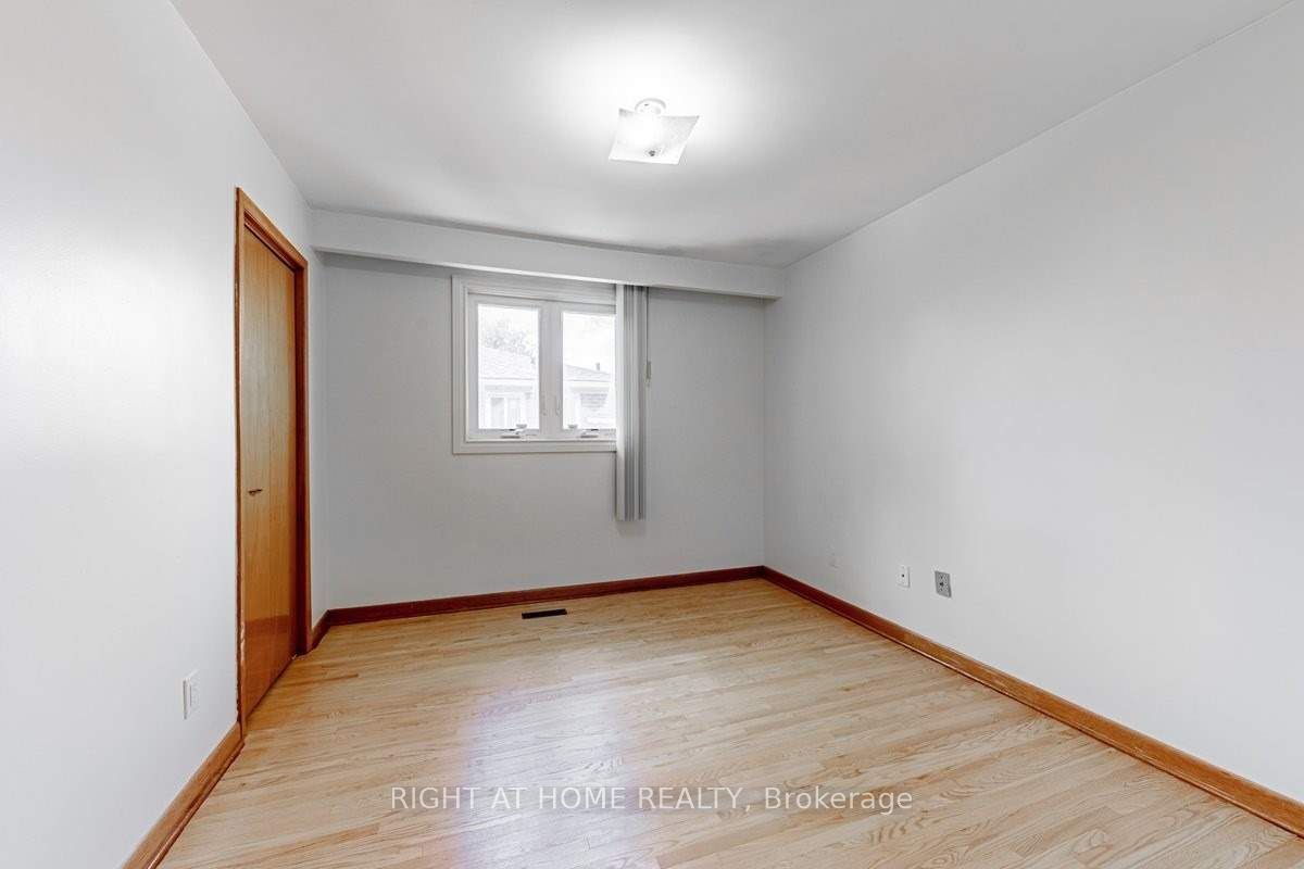 9 Chalet (upper) Road Property Photo 11