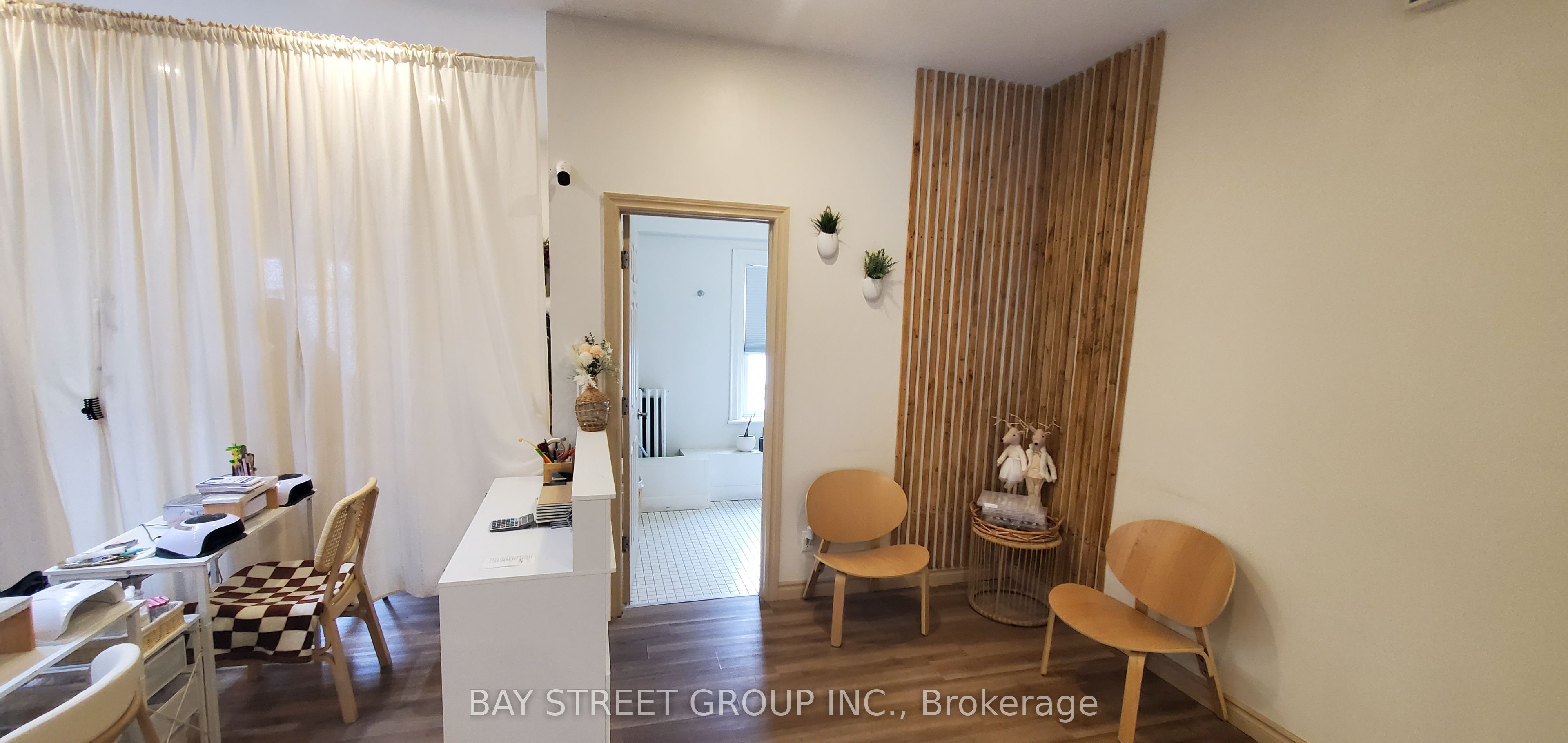 4893 Yonge Street Second Floor Property Photo 4