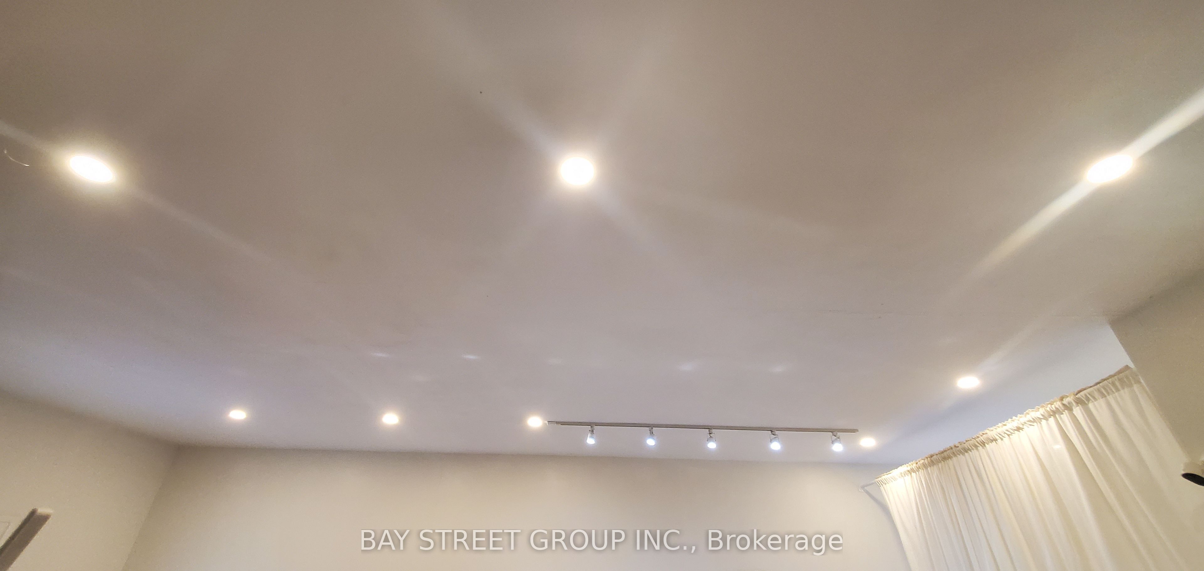 4893 Yonge Street Second Floor Property Photo 10