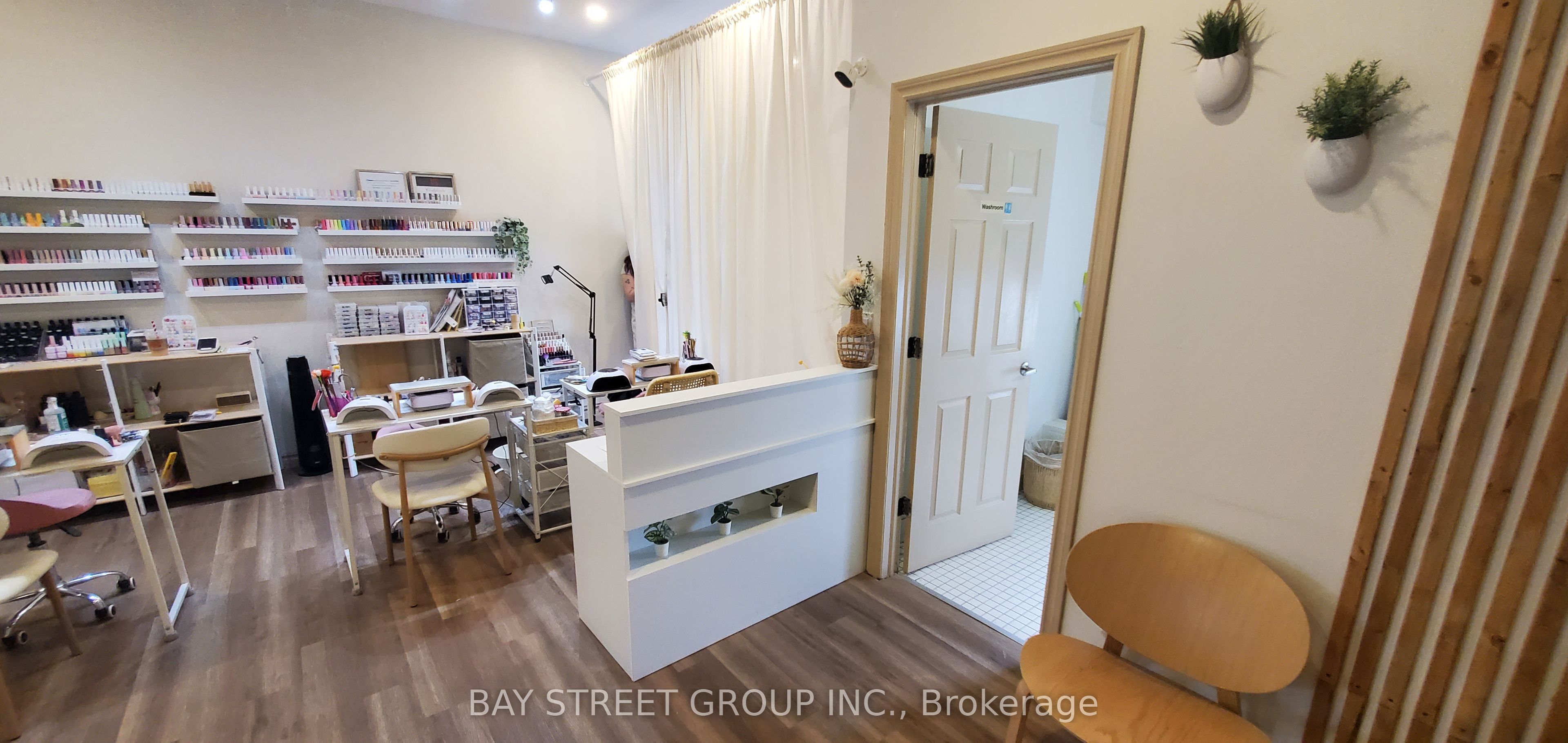 4893 Yonge Street Second Floor Property Photo 11