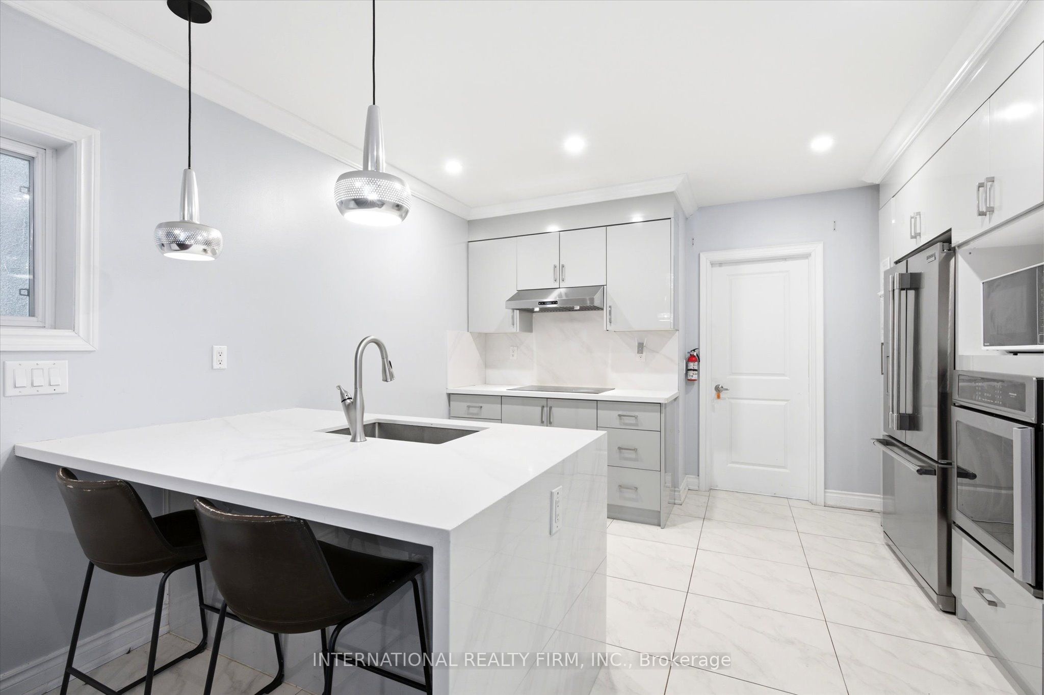 568 Delaware Avenue N Property Photo 5