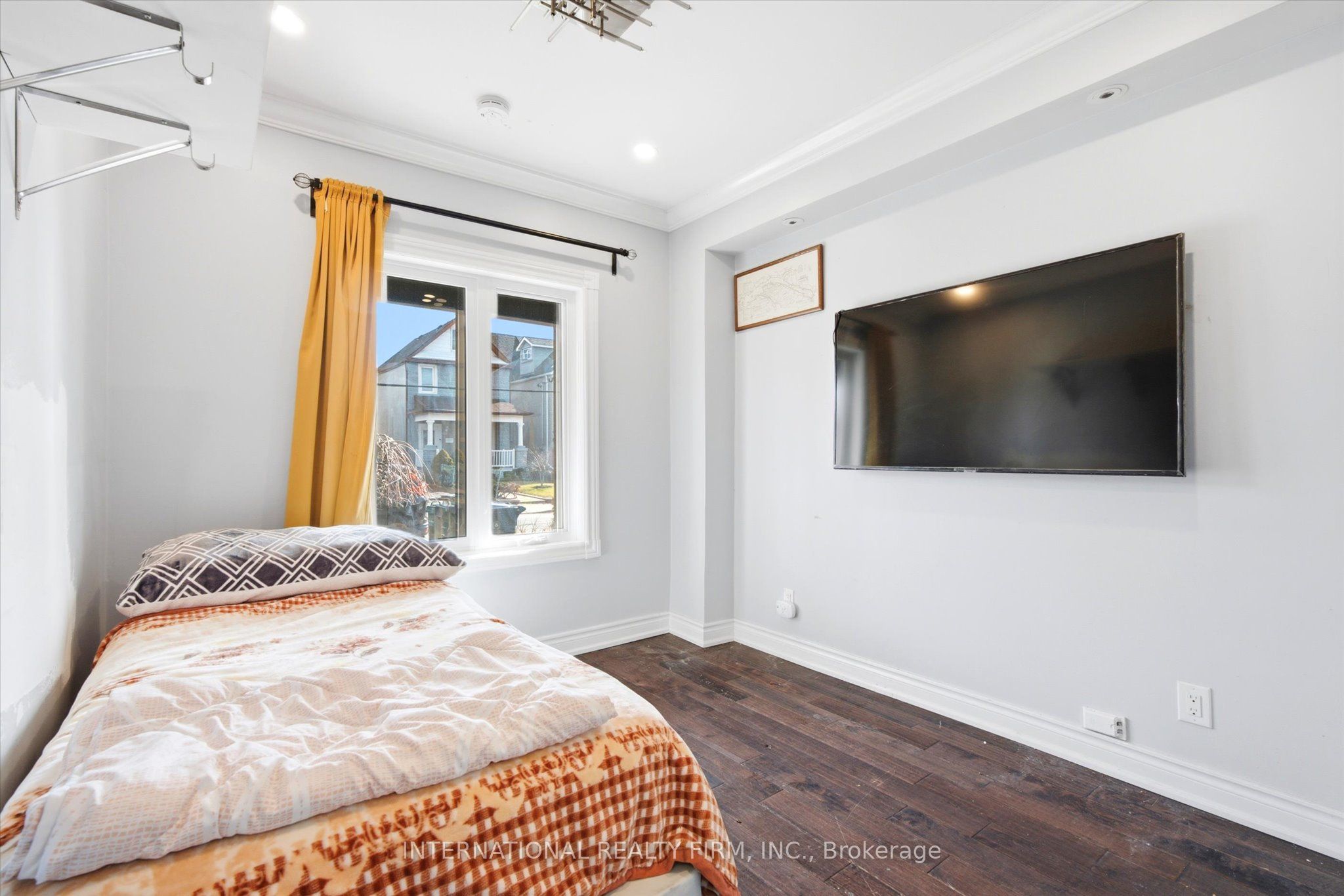 568 Delaware Avenue N Property Photo 10