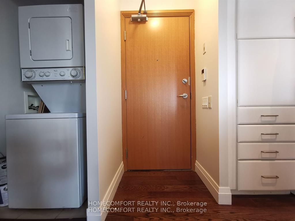 33 Sheppard Avenue E 2007 Property Photo 6