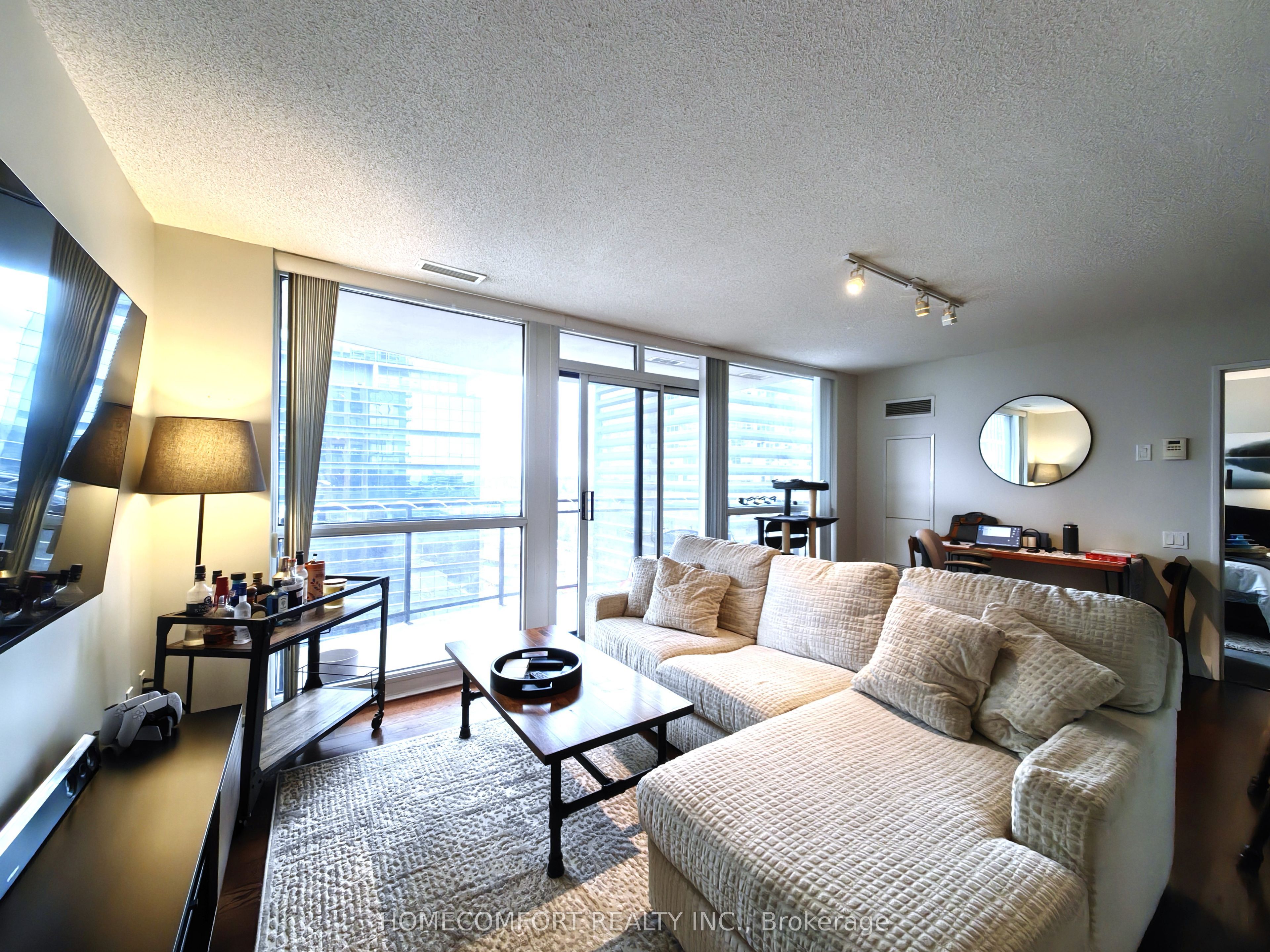 33 Sheppard Avenue E 2007 Property Photo 11