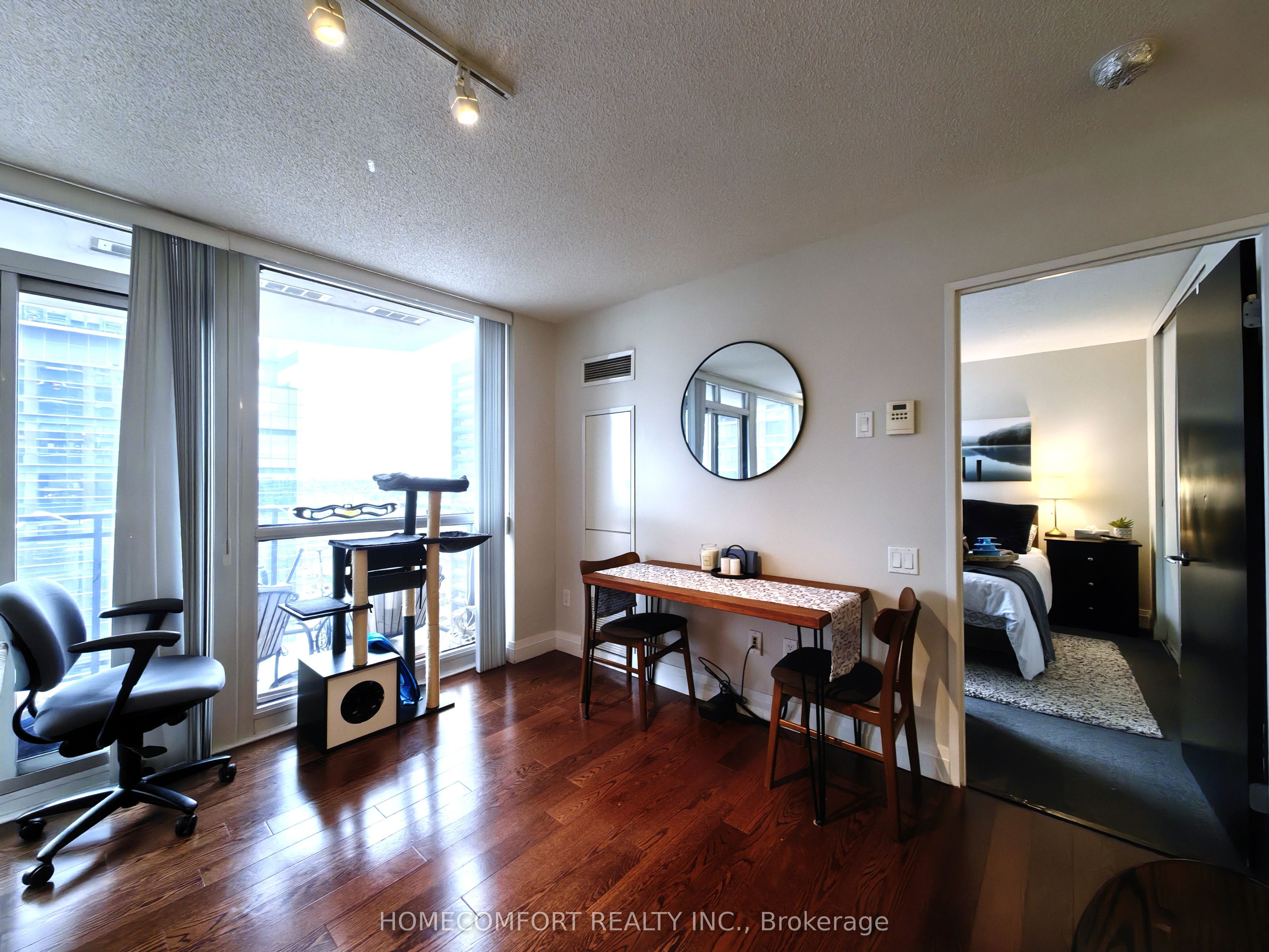 33 Sheppard Avenue E 2007 Property Photo 13