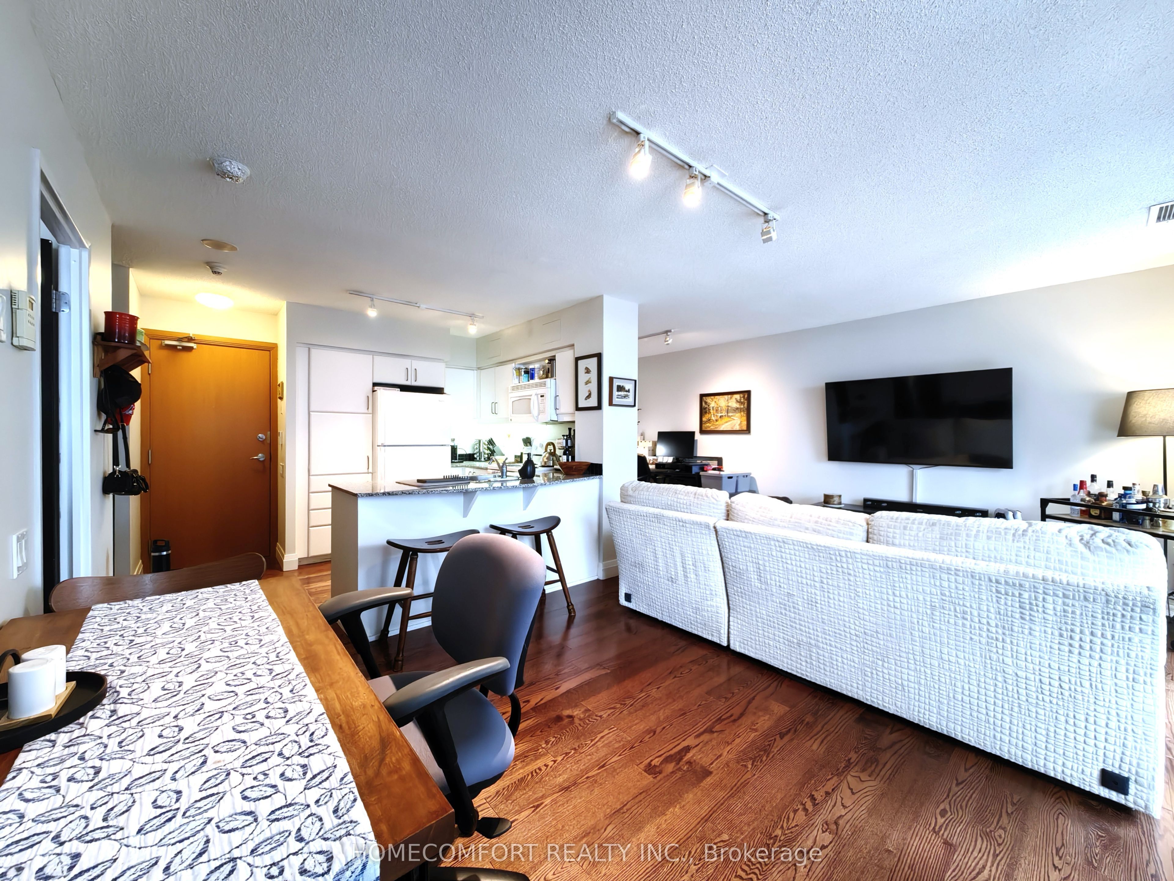 33 Sheppard Avenue E 2007 Property Photo 14