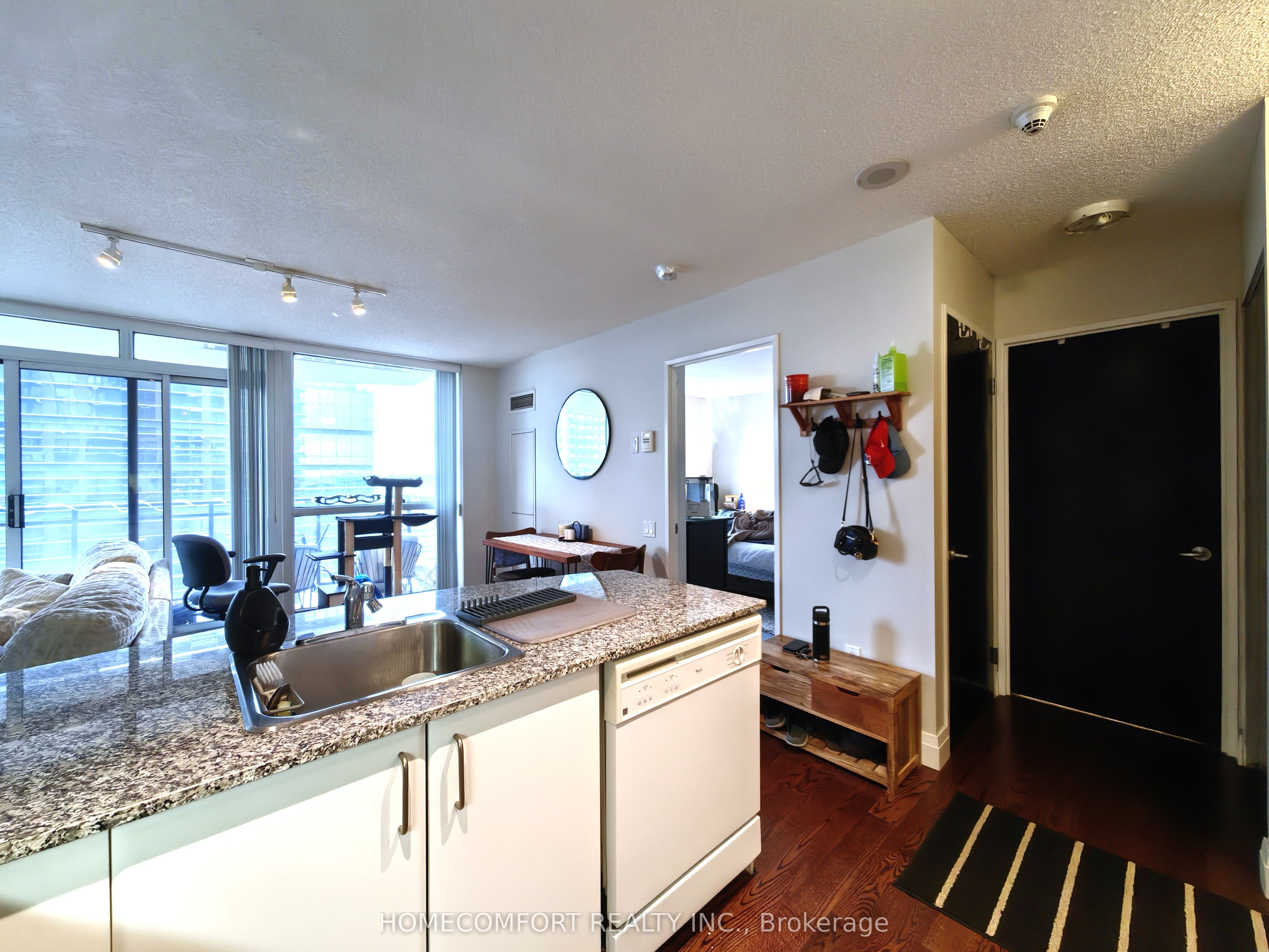 33 Sheppard Avenue E 2007 Property Photo 15