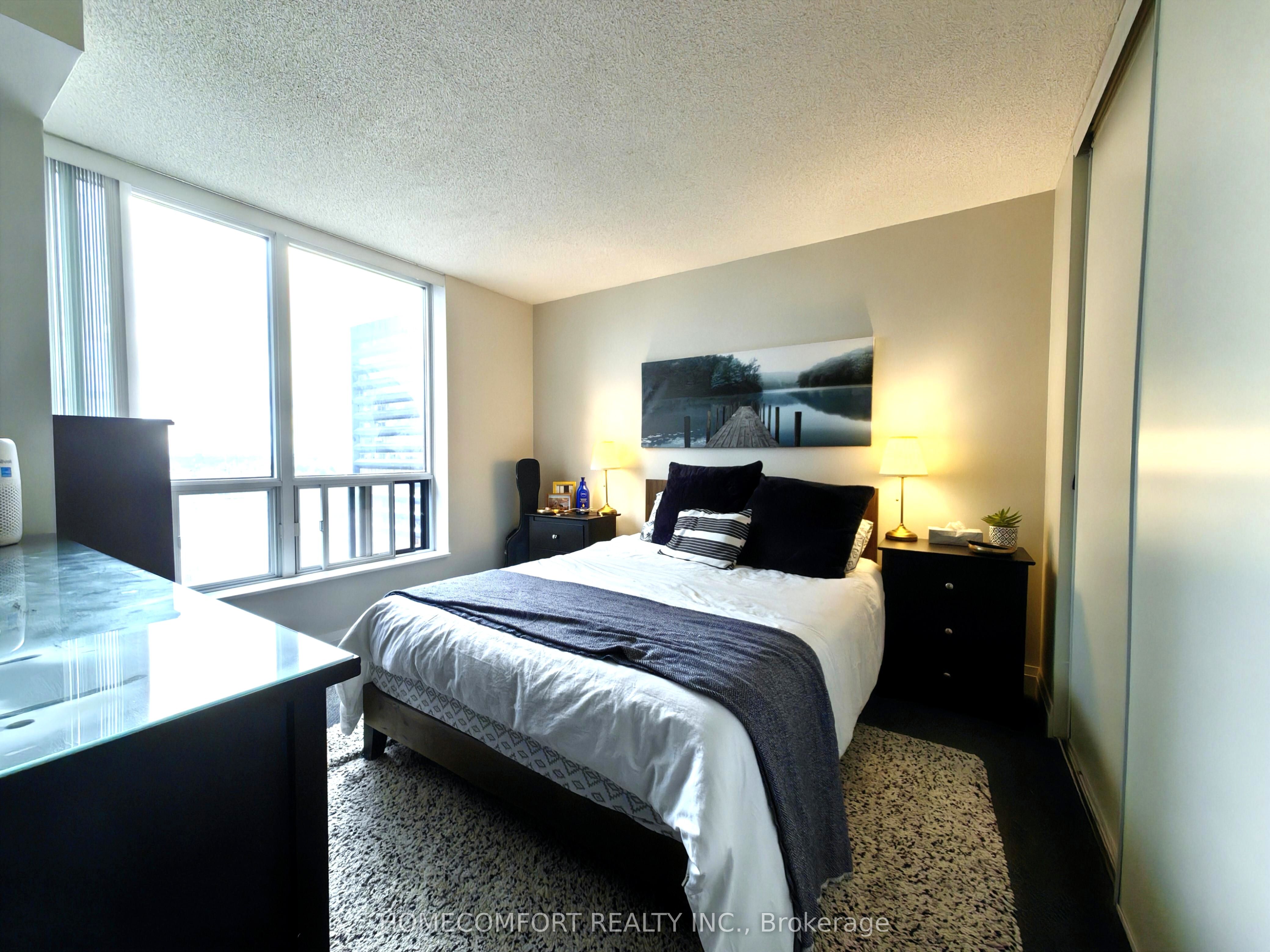 33 Sheppard Avenue E 2007 Property Photo 17
