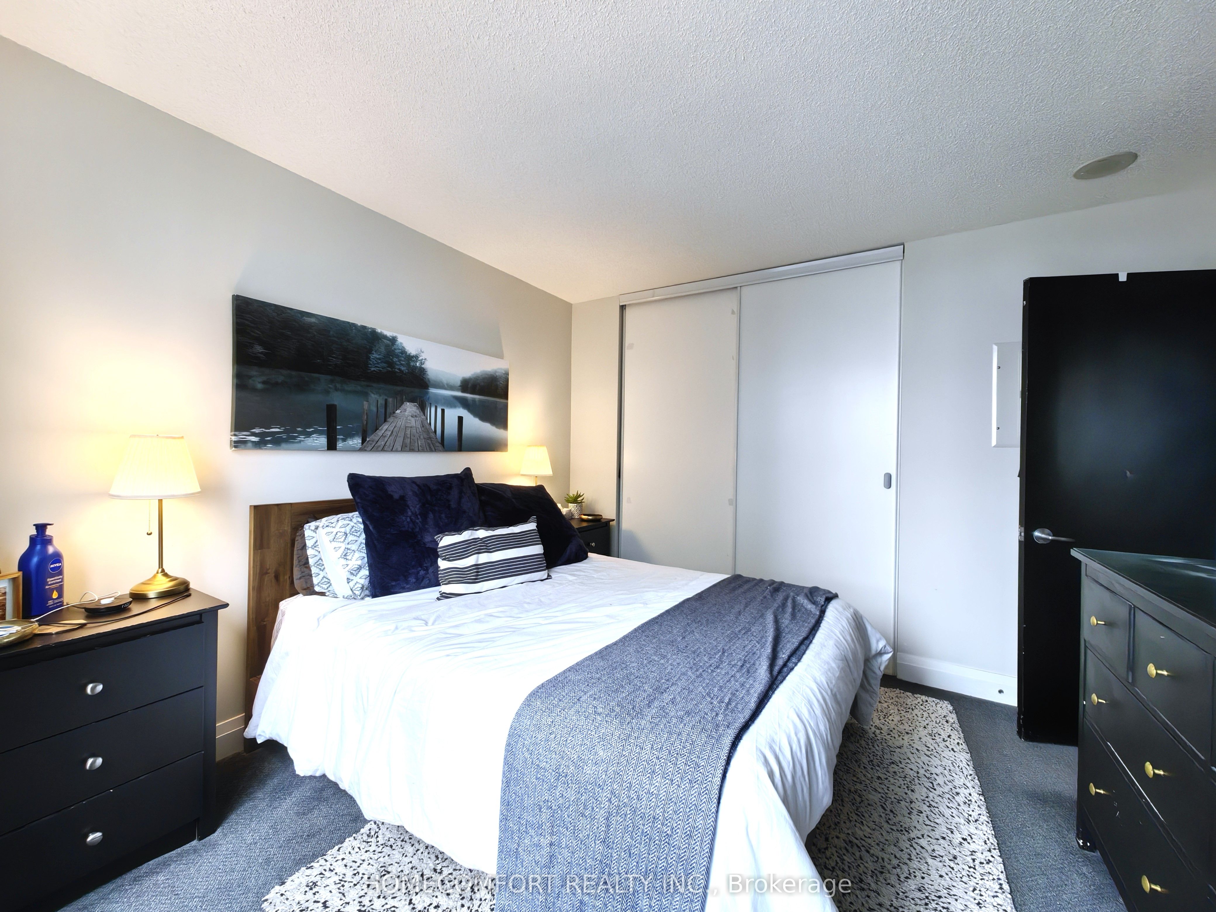 33 Sheppard Avenue E 2007 Property Photo 18
