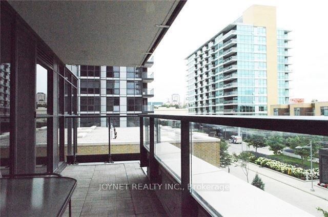 29 Singer Court 305 Property Photo 11