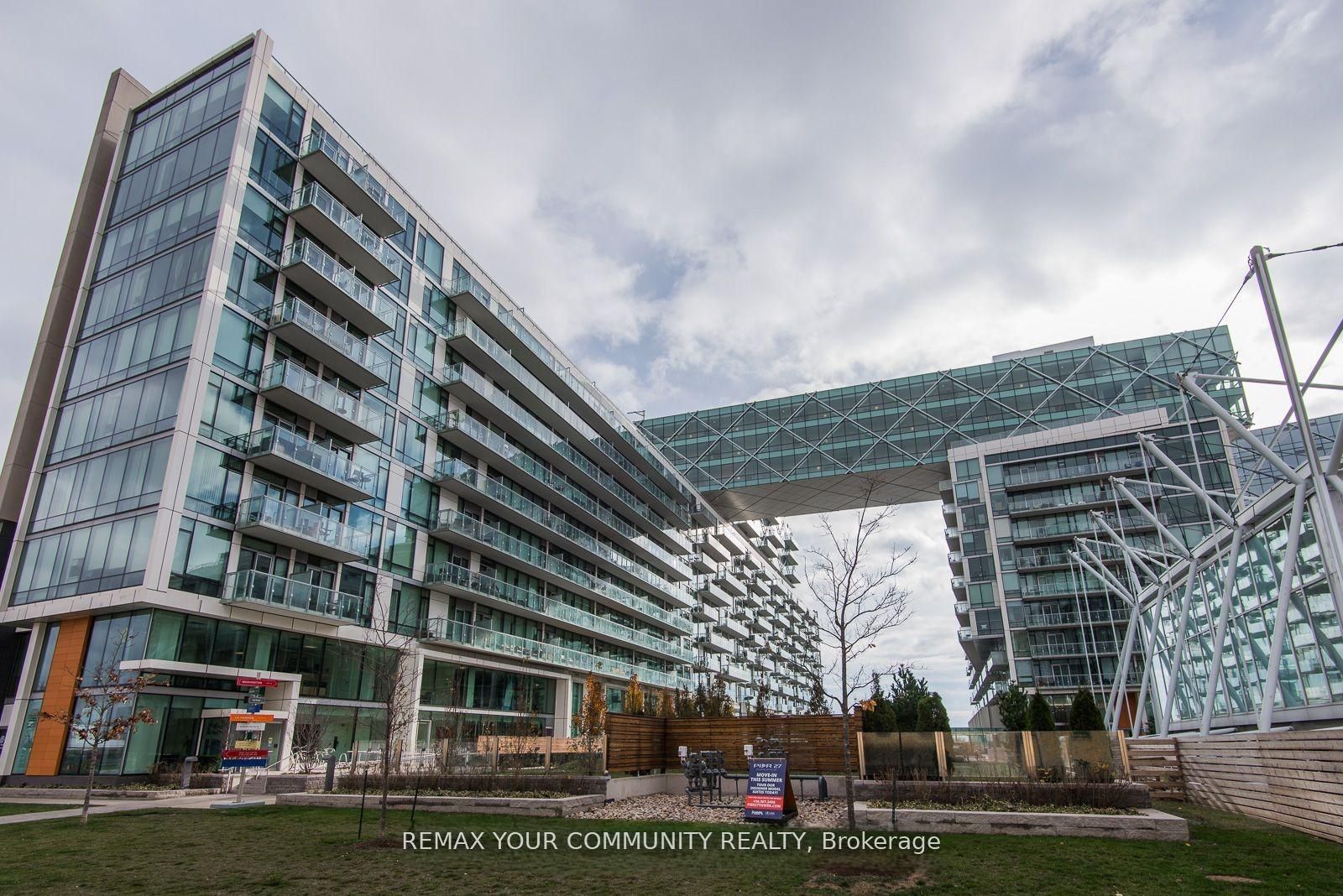 39 Queens Quay E 815 Property Photo 1