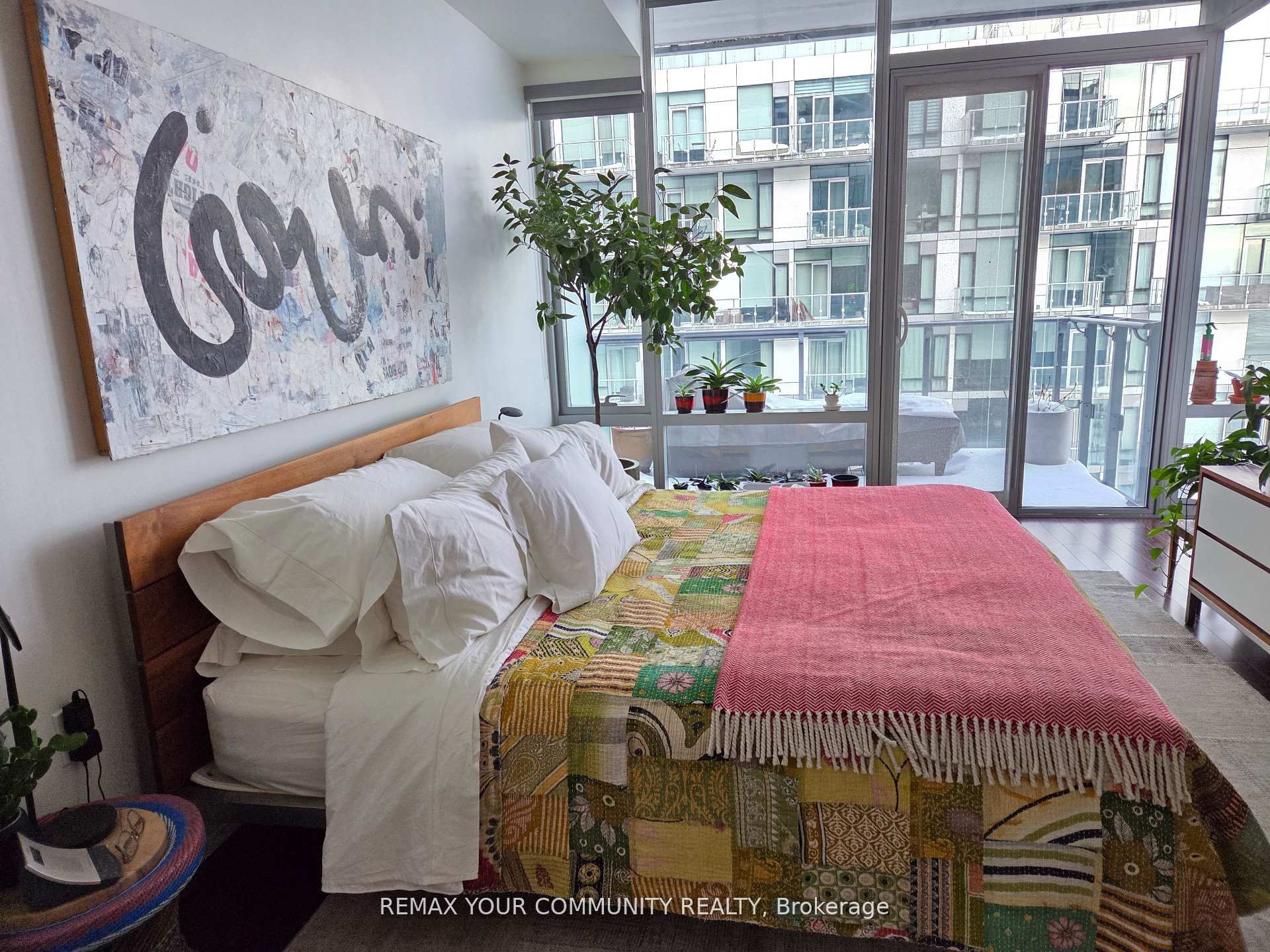 39 Queens Quay E 815 Property Photo 8