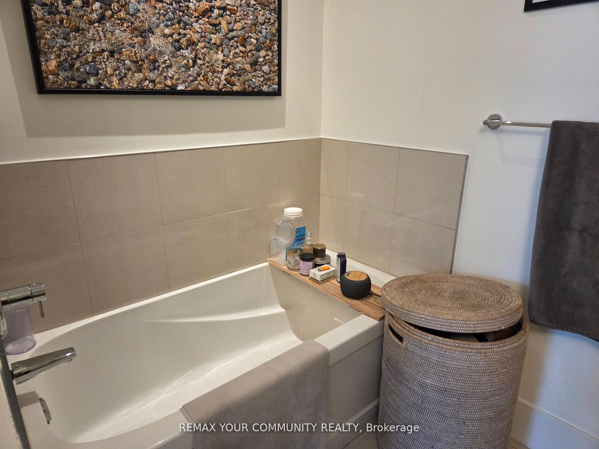 39 Queens Quay E 815 Property Photo 10