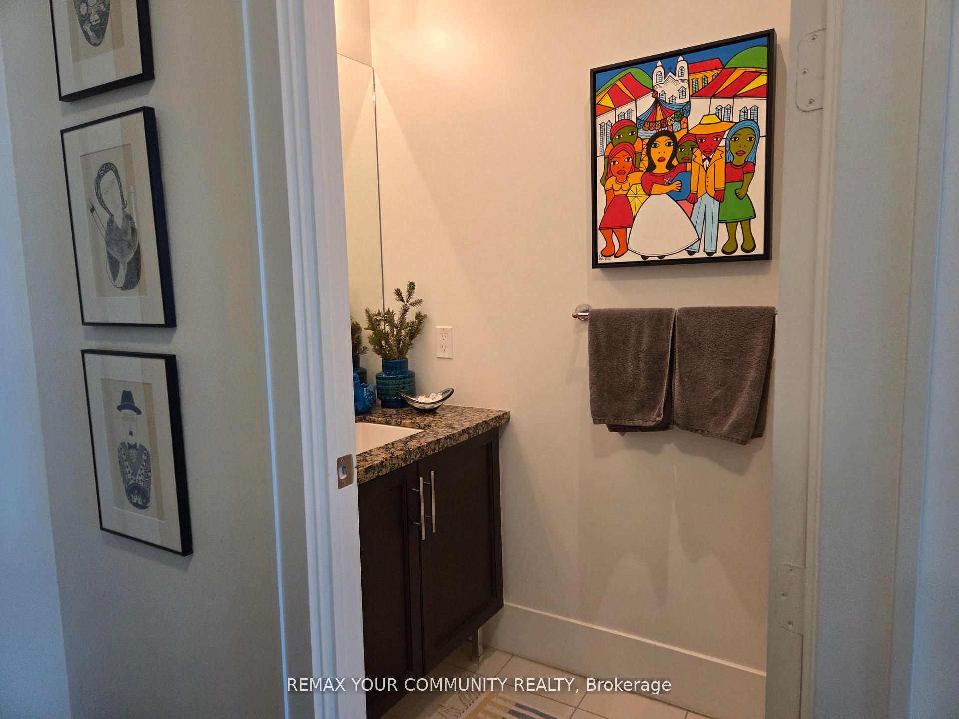 39 Queens Quay E 815 Property Photo 17